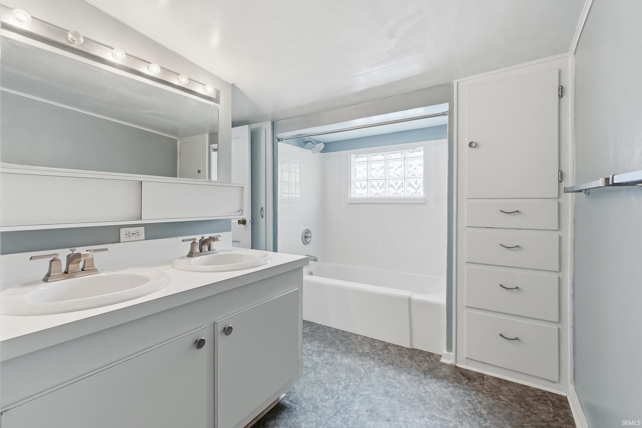 Image of 708 E Center Street