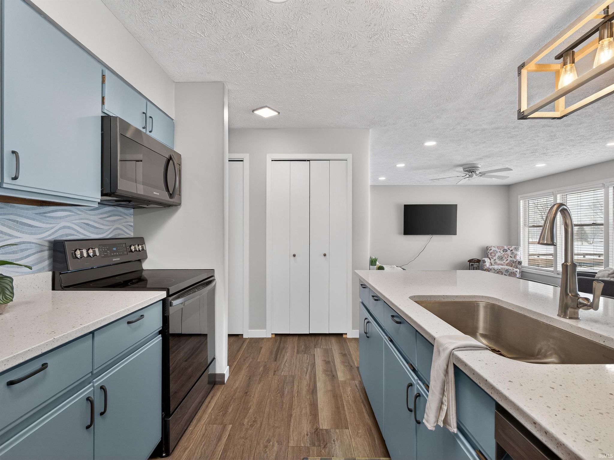 Image of 700 S Lakeside Drive 6