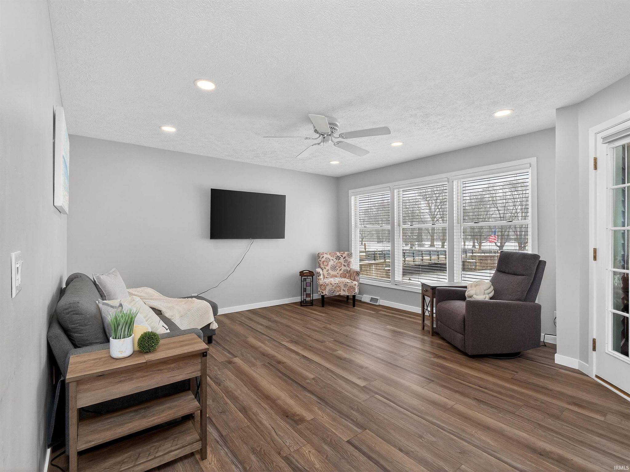 Image of 700 S Lakeside Drive 6