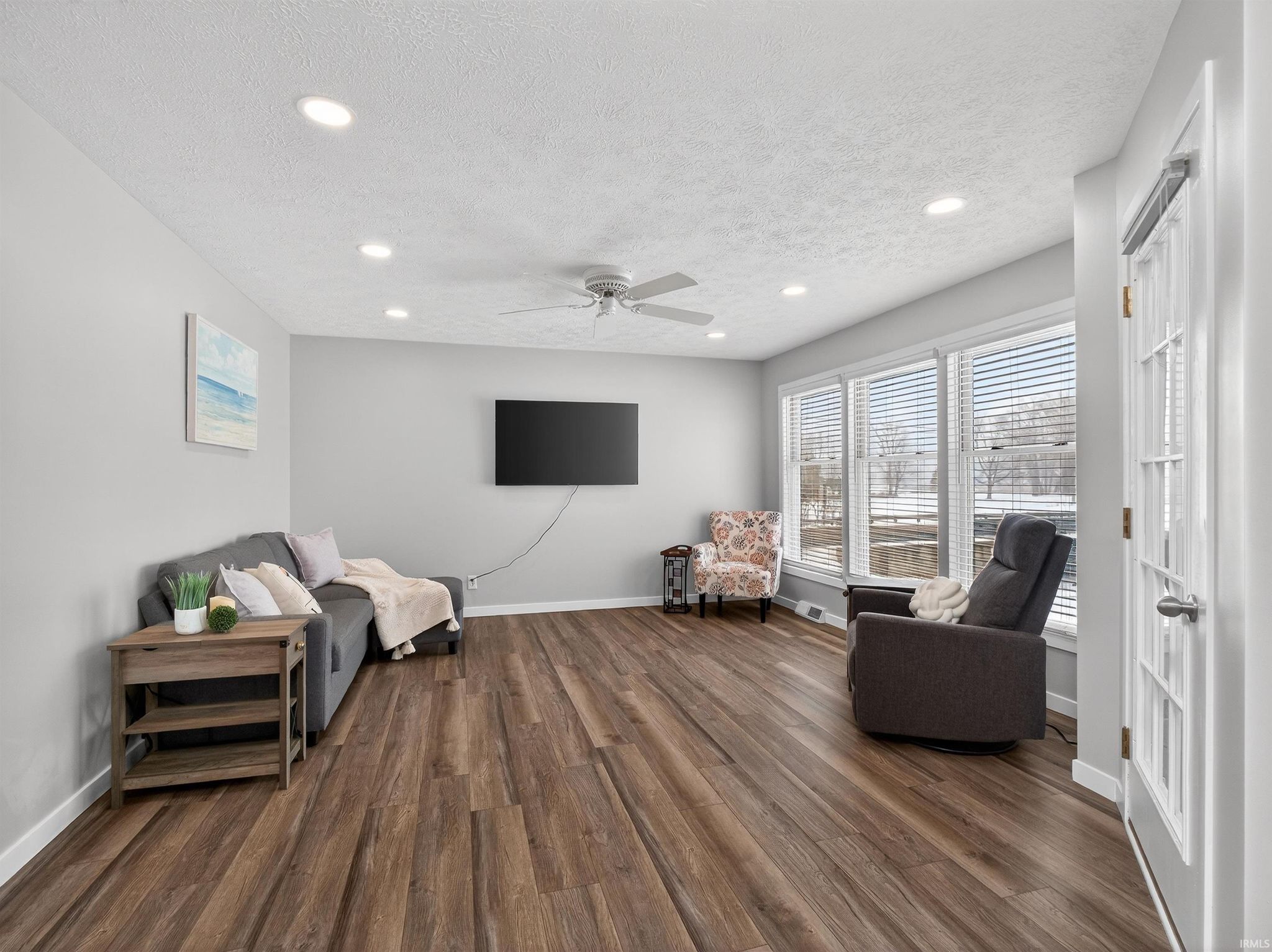 Image of 700 S Lakeside Drive 6