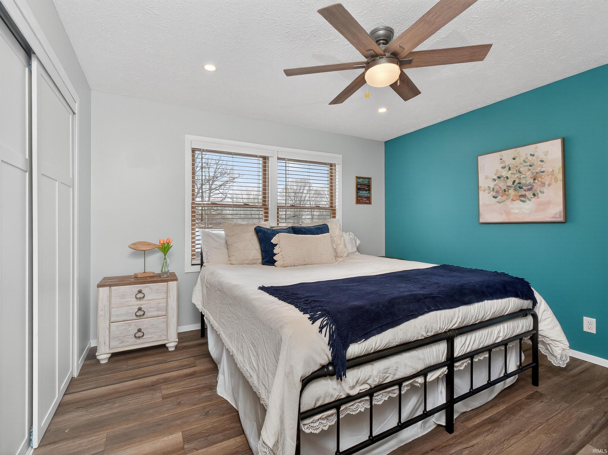 Image of 700 S Lakeside Drive 6