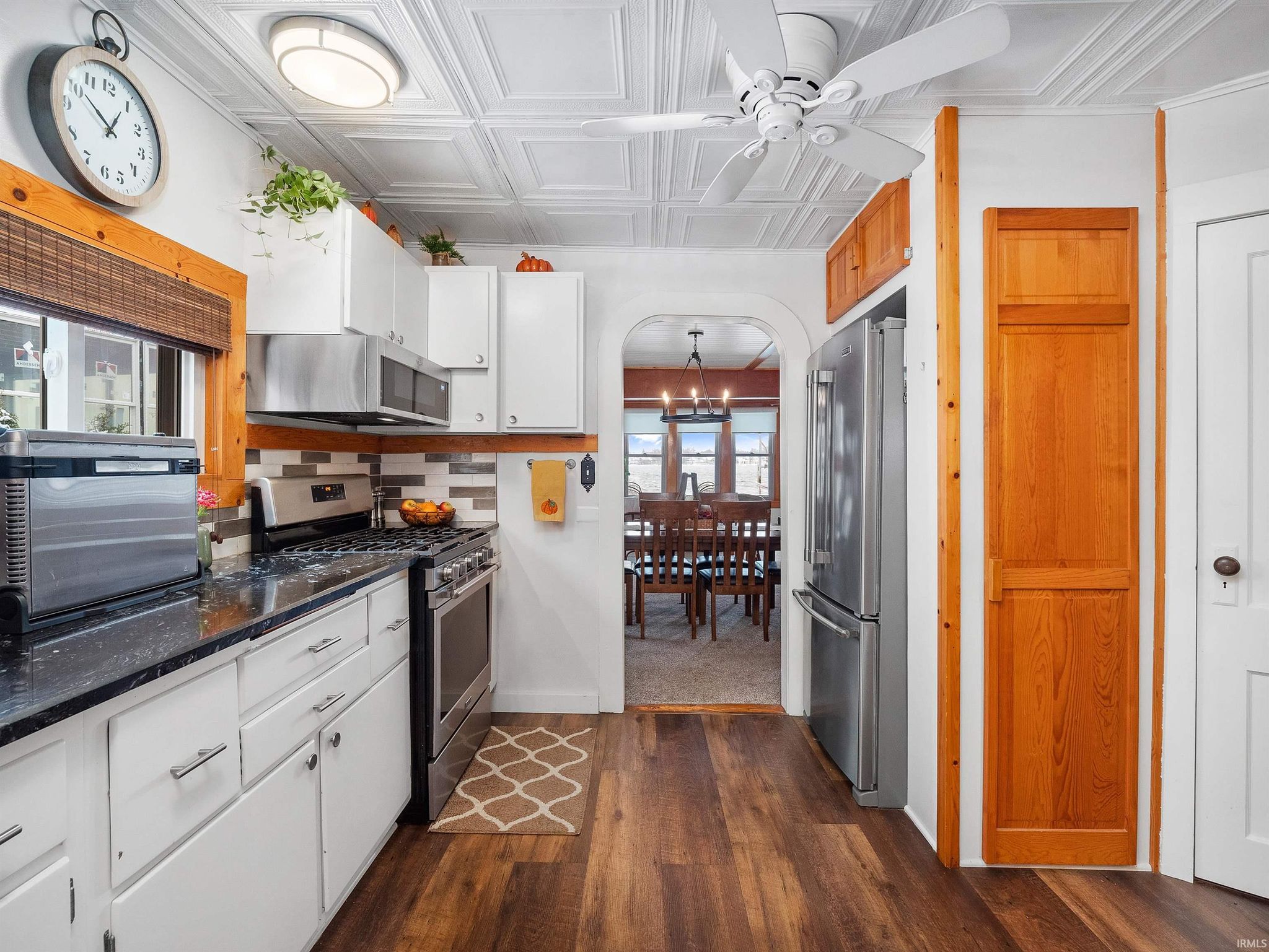 Image of 6001 E Island Avenue