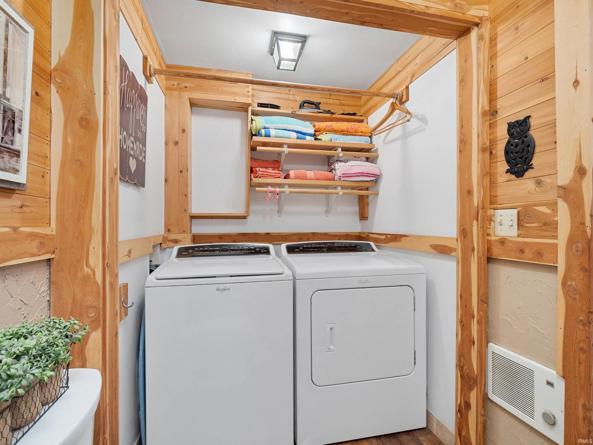 Image of 6001 E Island Avenue