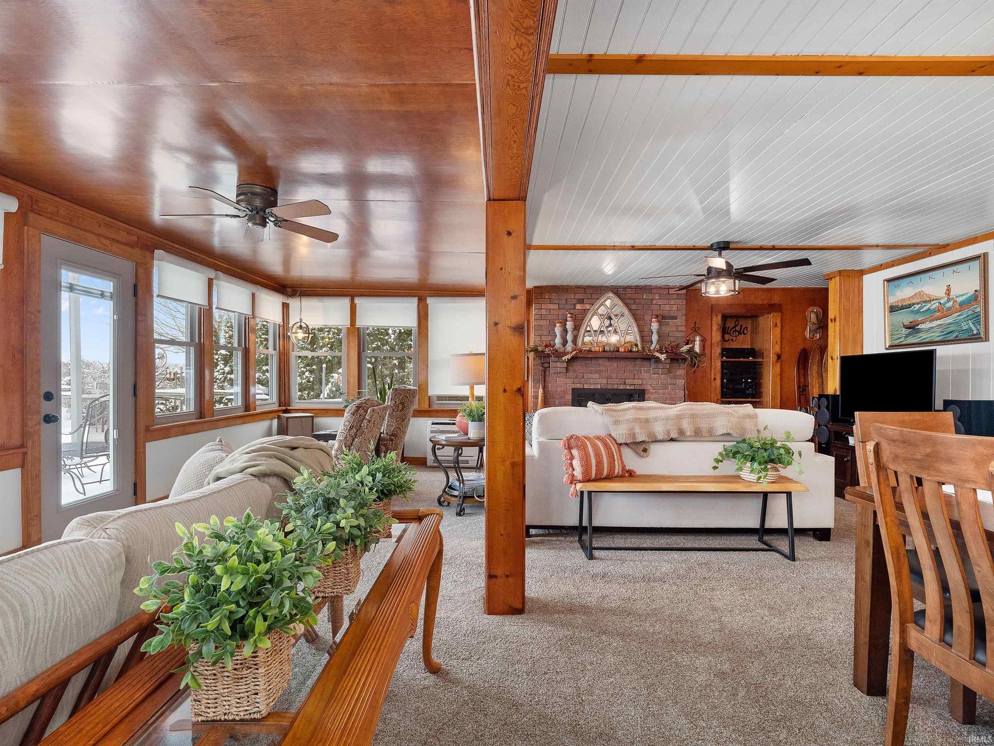 Image of 6001 E Island Avenue