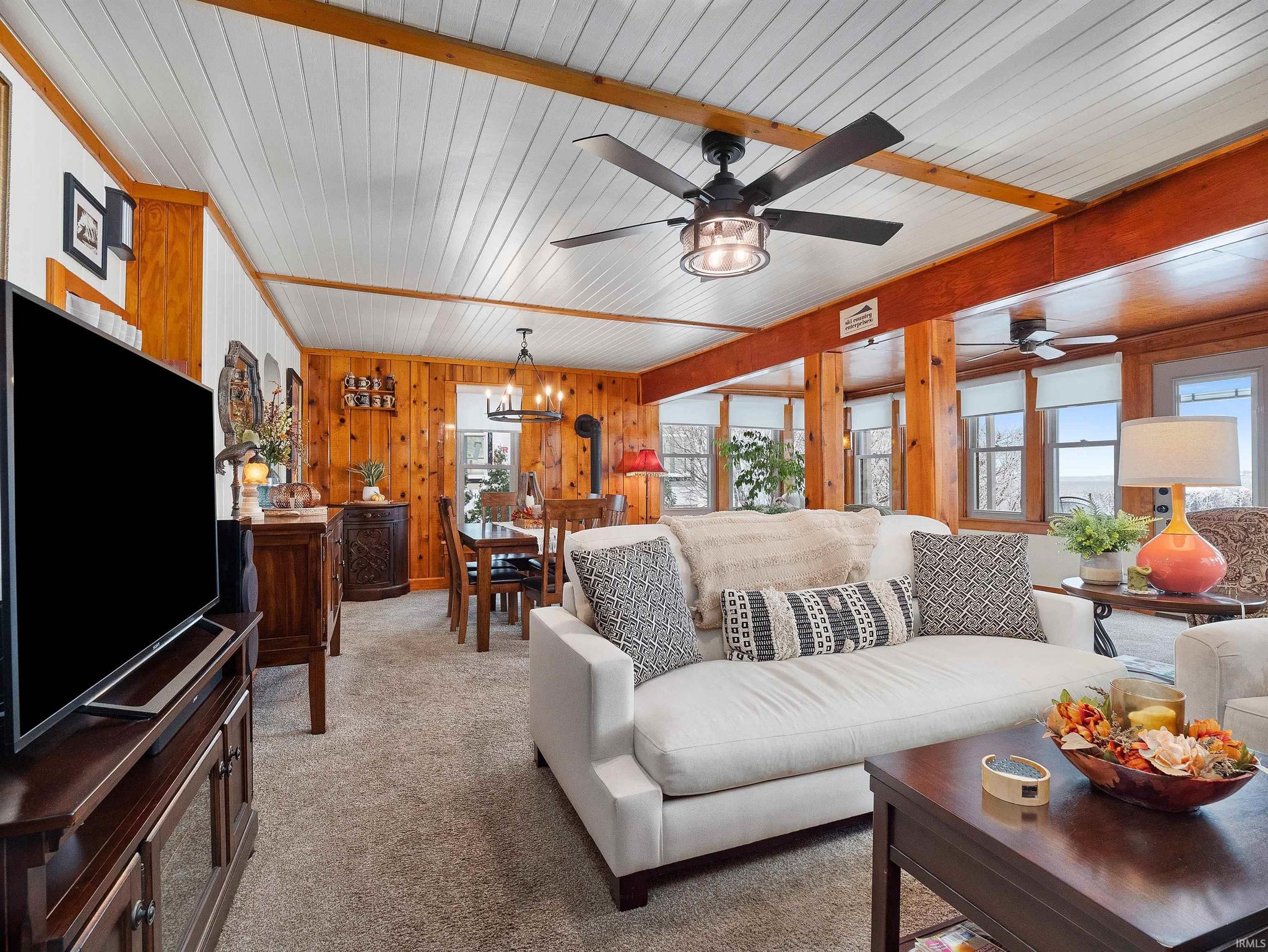 Image of 6001 E Island Avenue