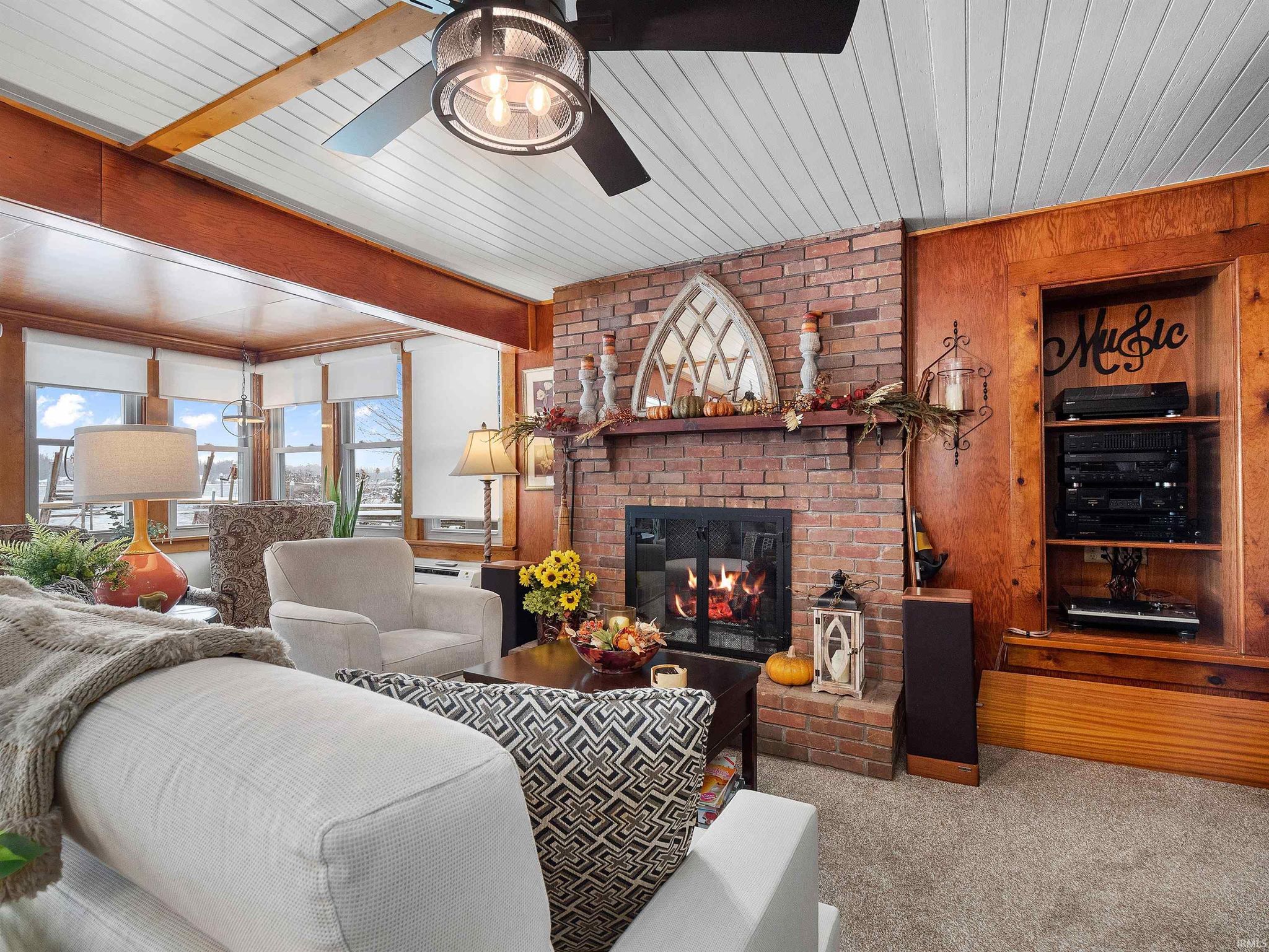 Image of 6001 E Island Avenue