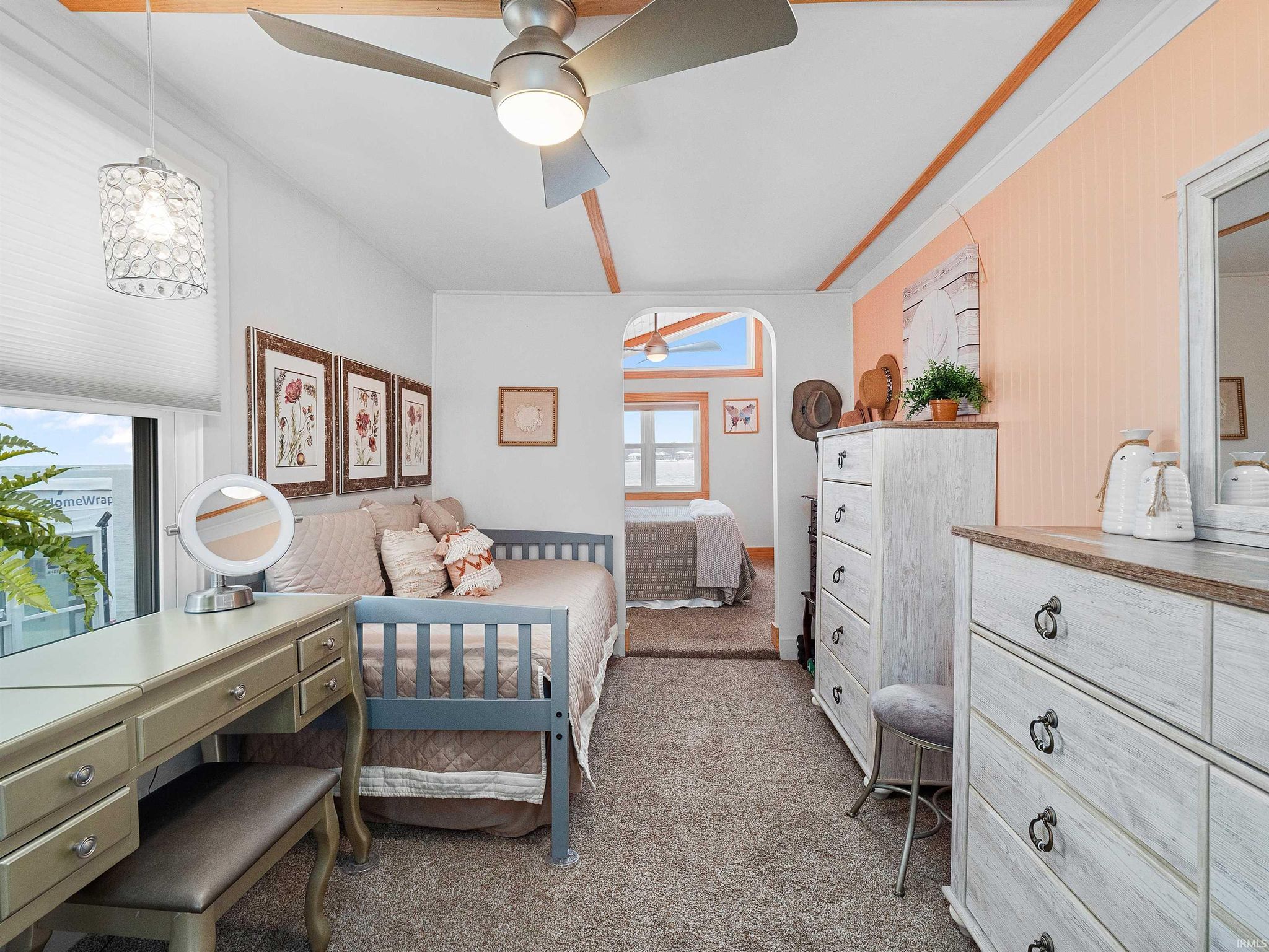 Image of 6001 E Island Avenue