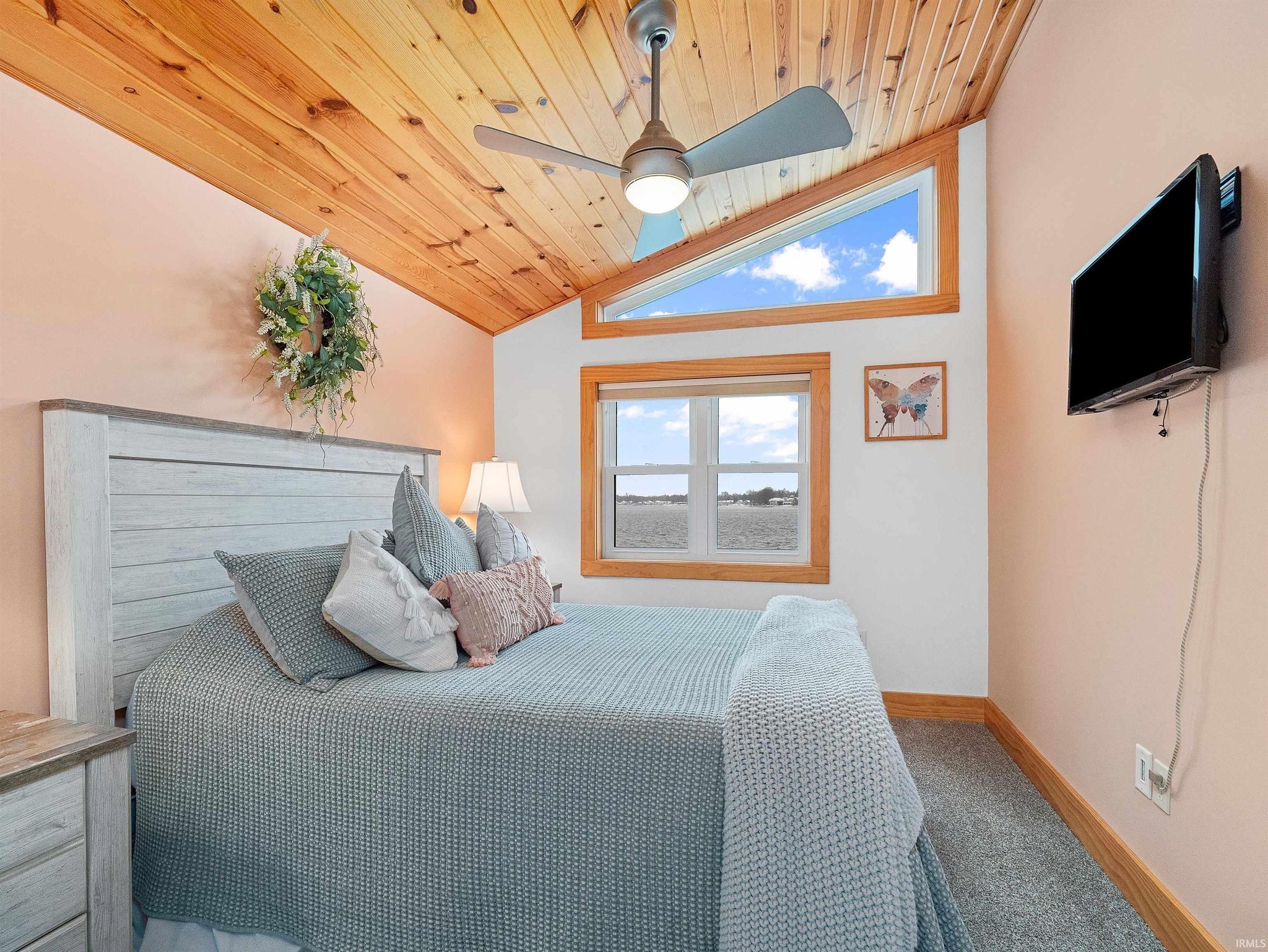 Image of 6001 E Island Avenue