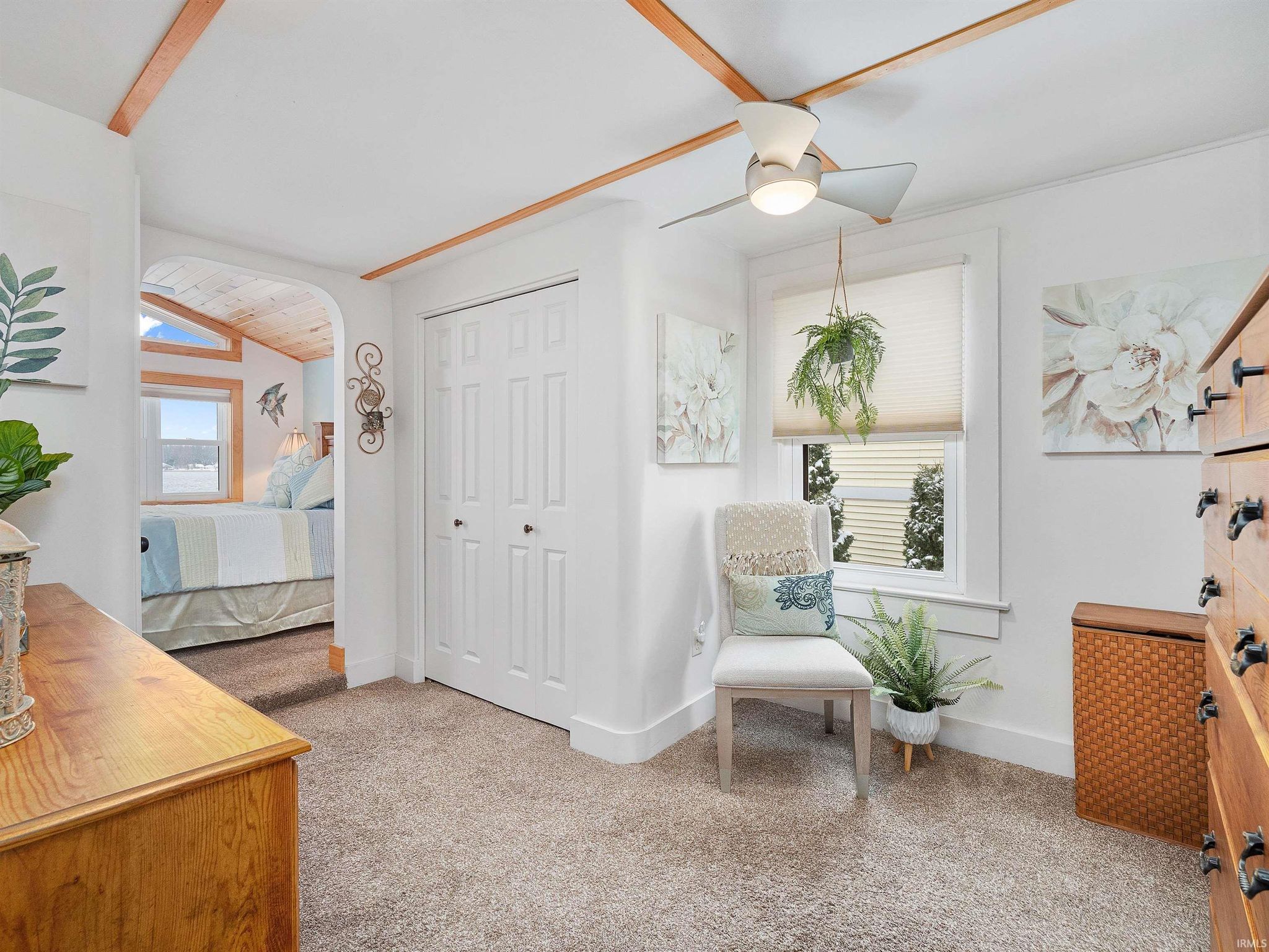 Image of 6001 E Island Avenue