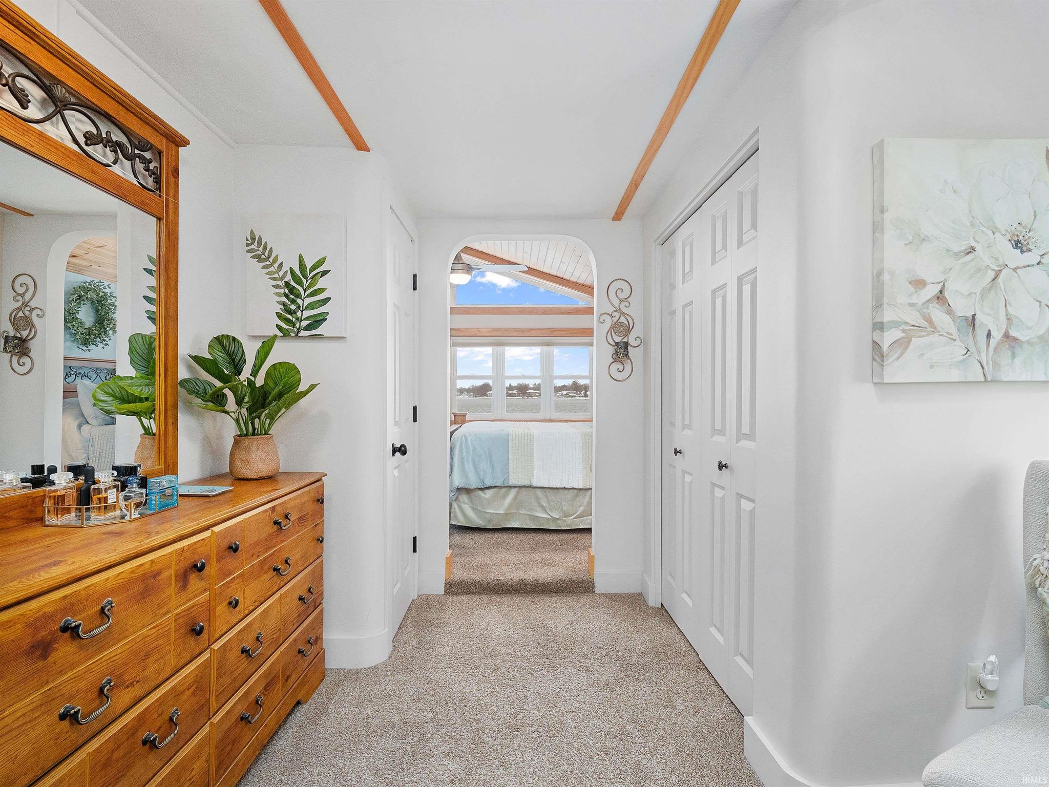 Image of 6001 E Island Avenue