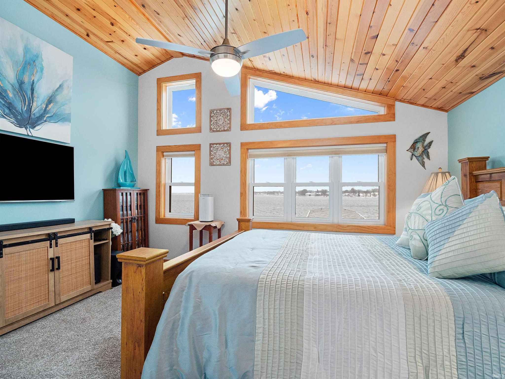 Image of 6001 E Island Avenue