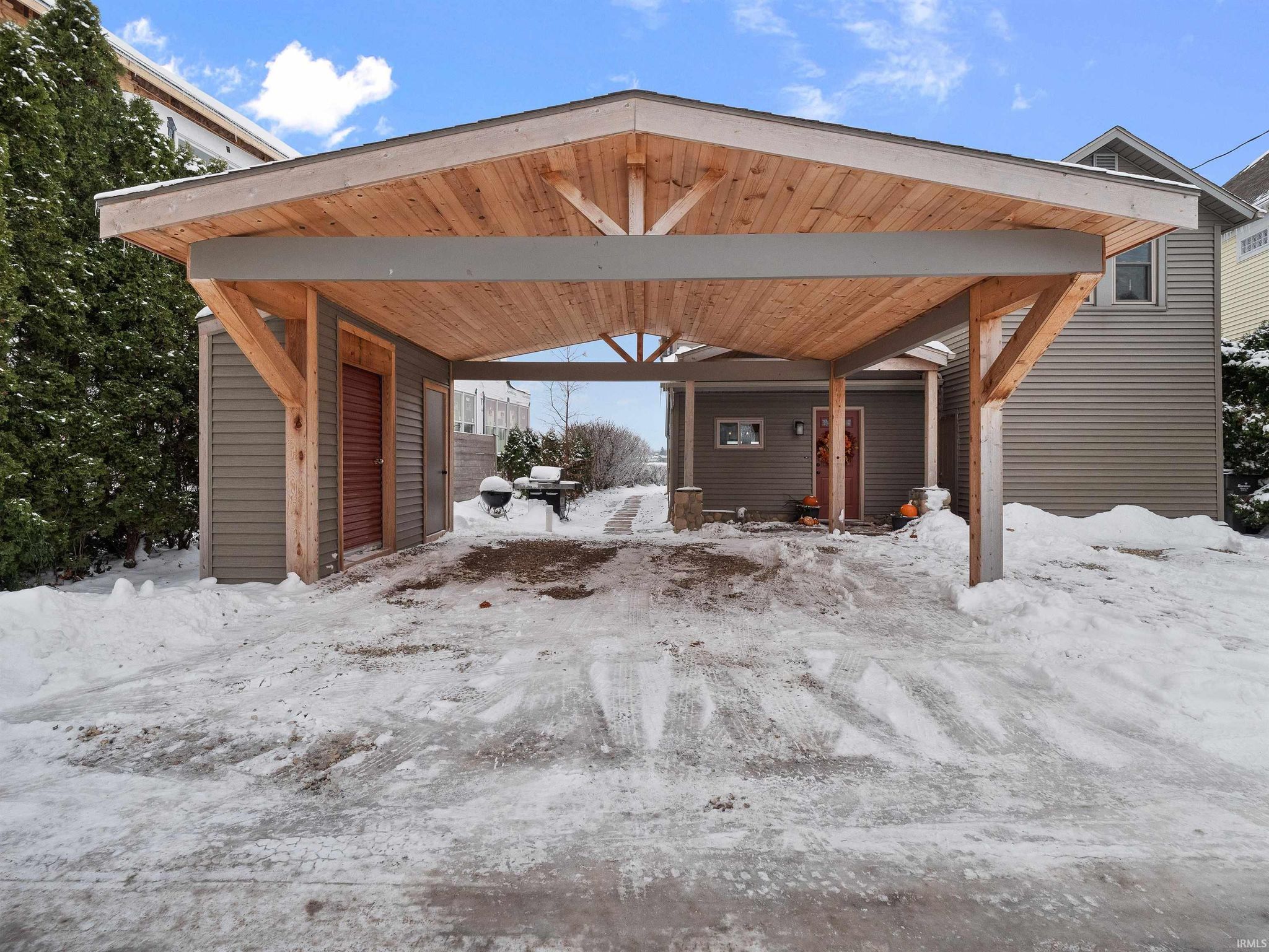 Image of 6001 E Island Avenue