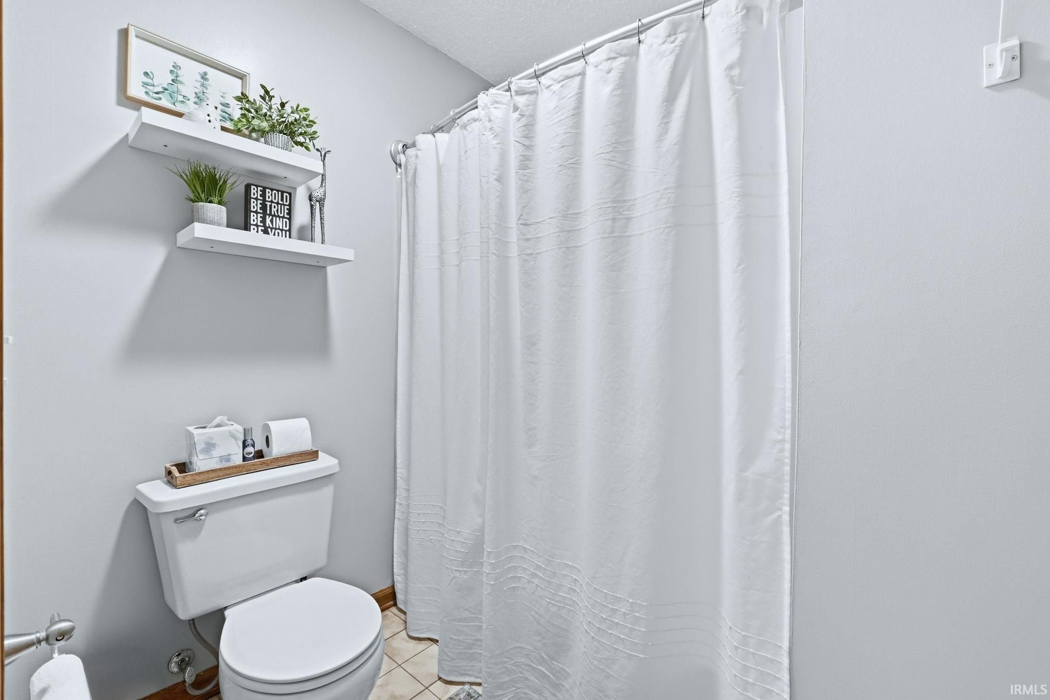 Image of 1602 Hillcrest Drive