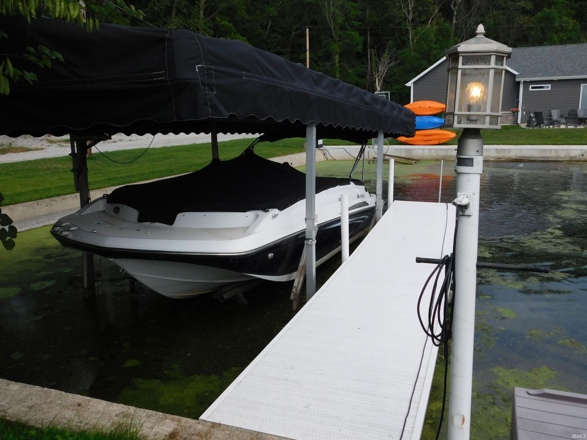 Image of 2 EMS B1D Lane