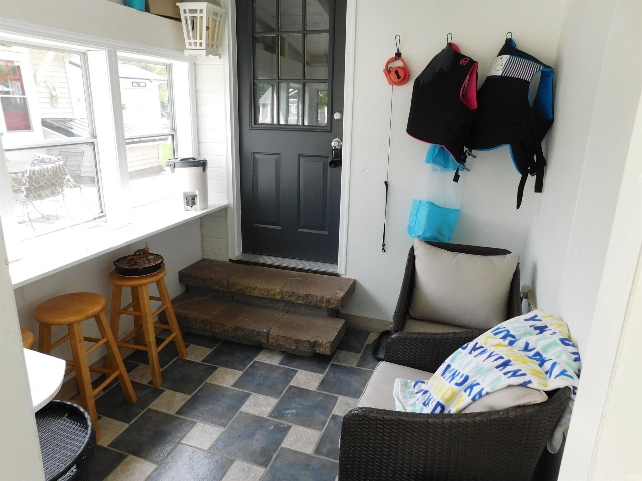 Image of 2 EMS B1D Lane