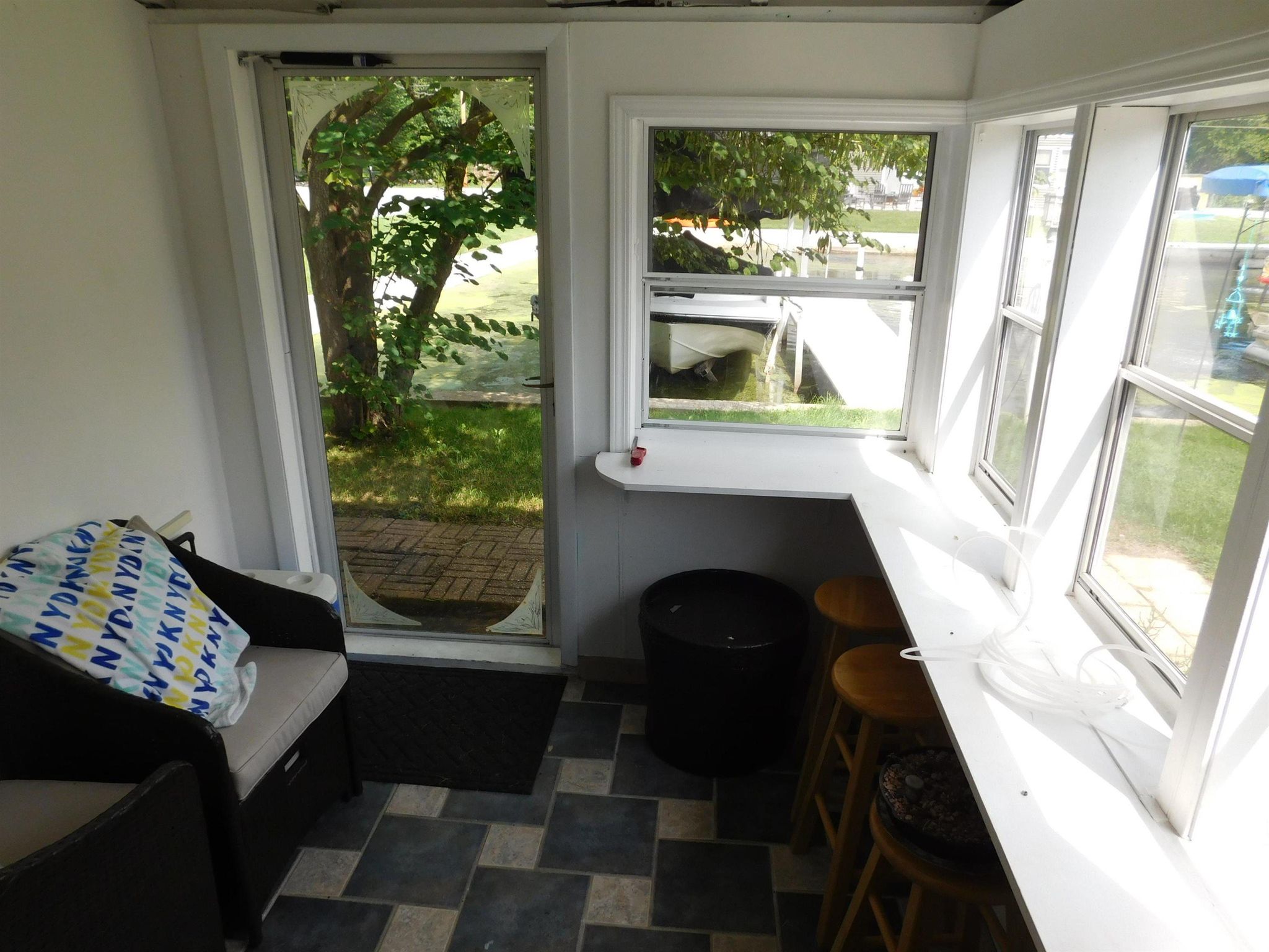 Image of 2 EMS B1D Lane