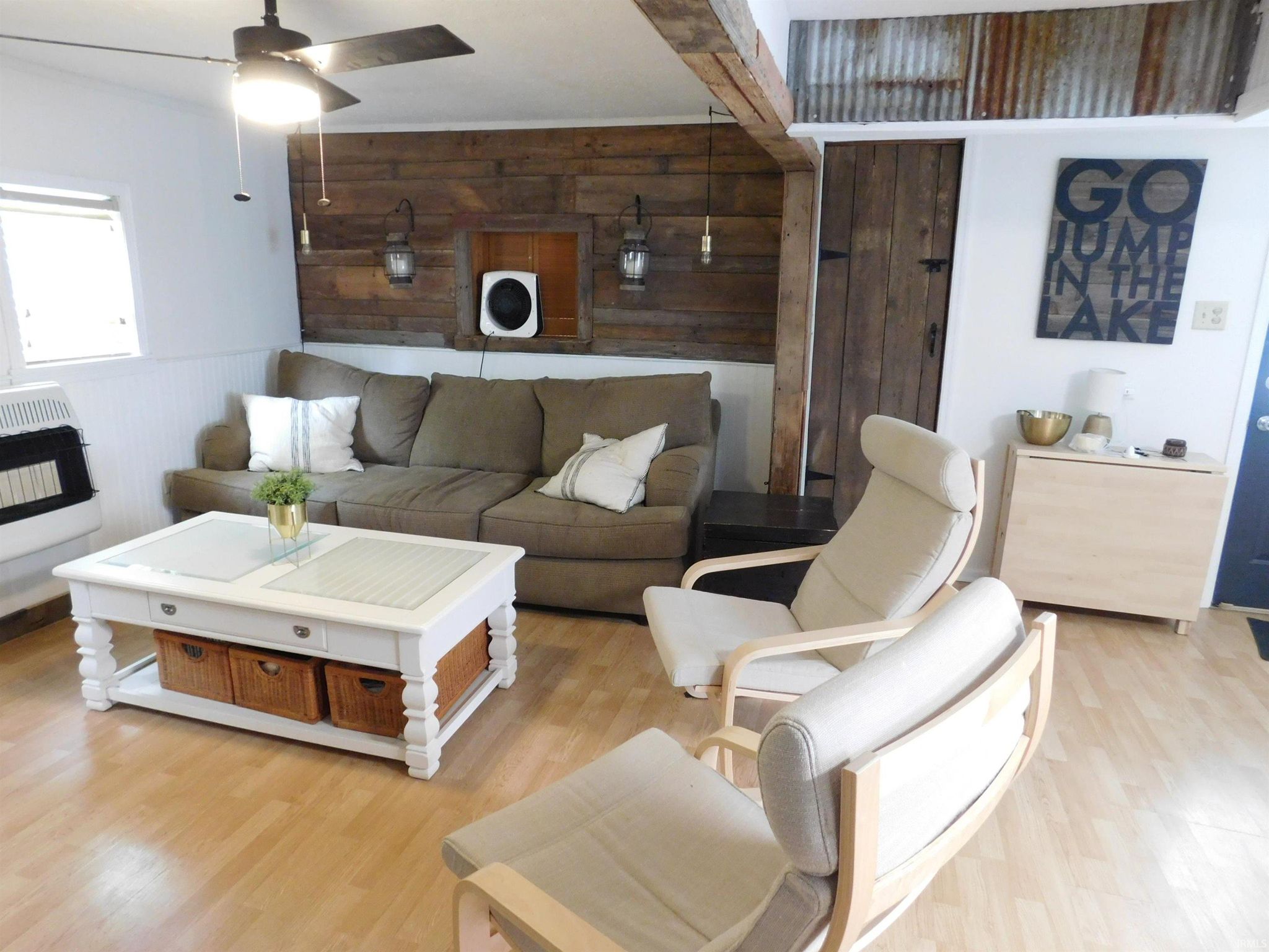 Image of 2 EMS B1D Lane