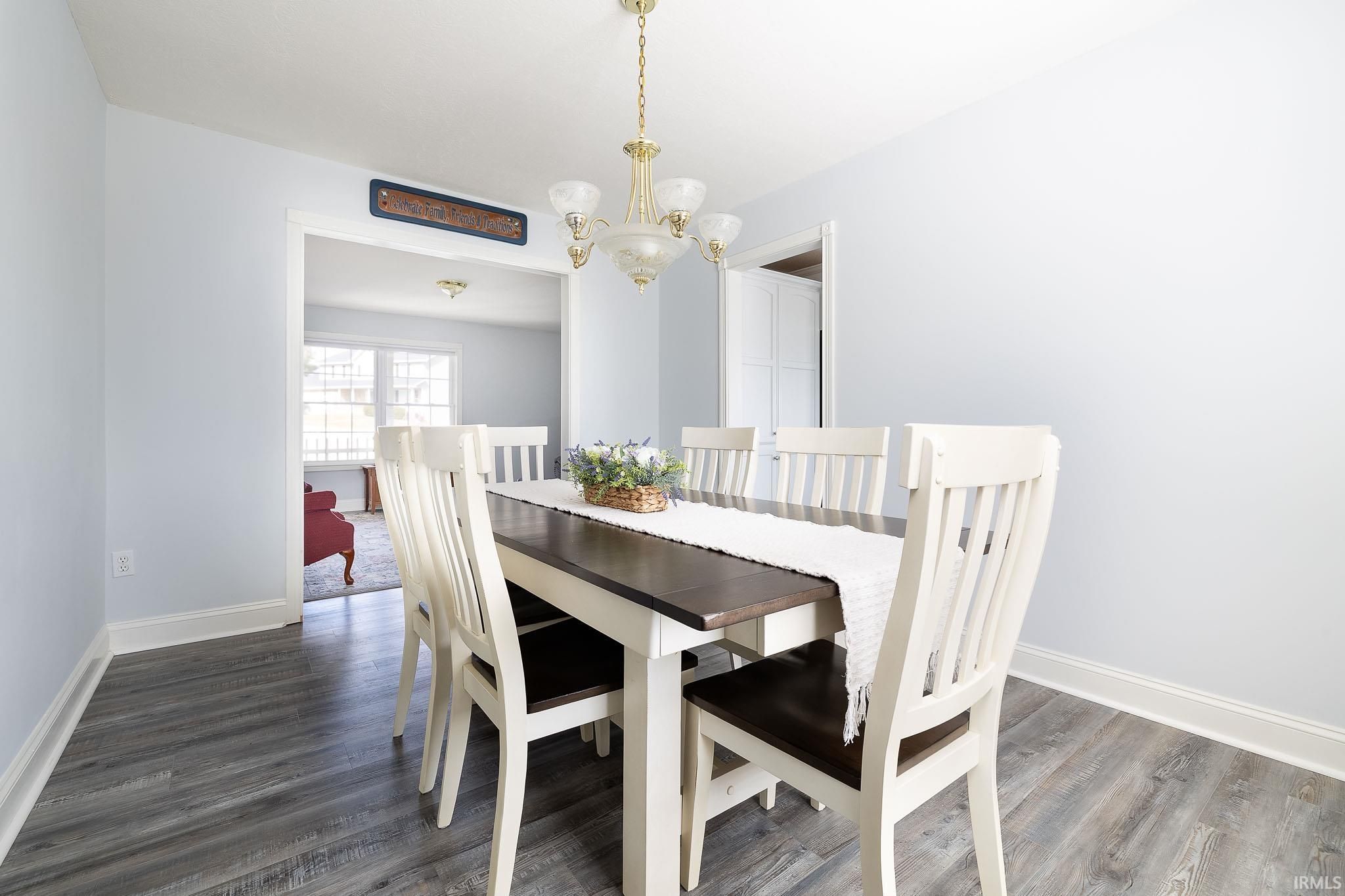 Image of 1203 W Dove Circle