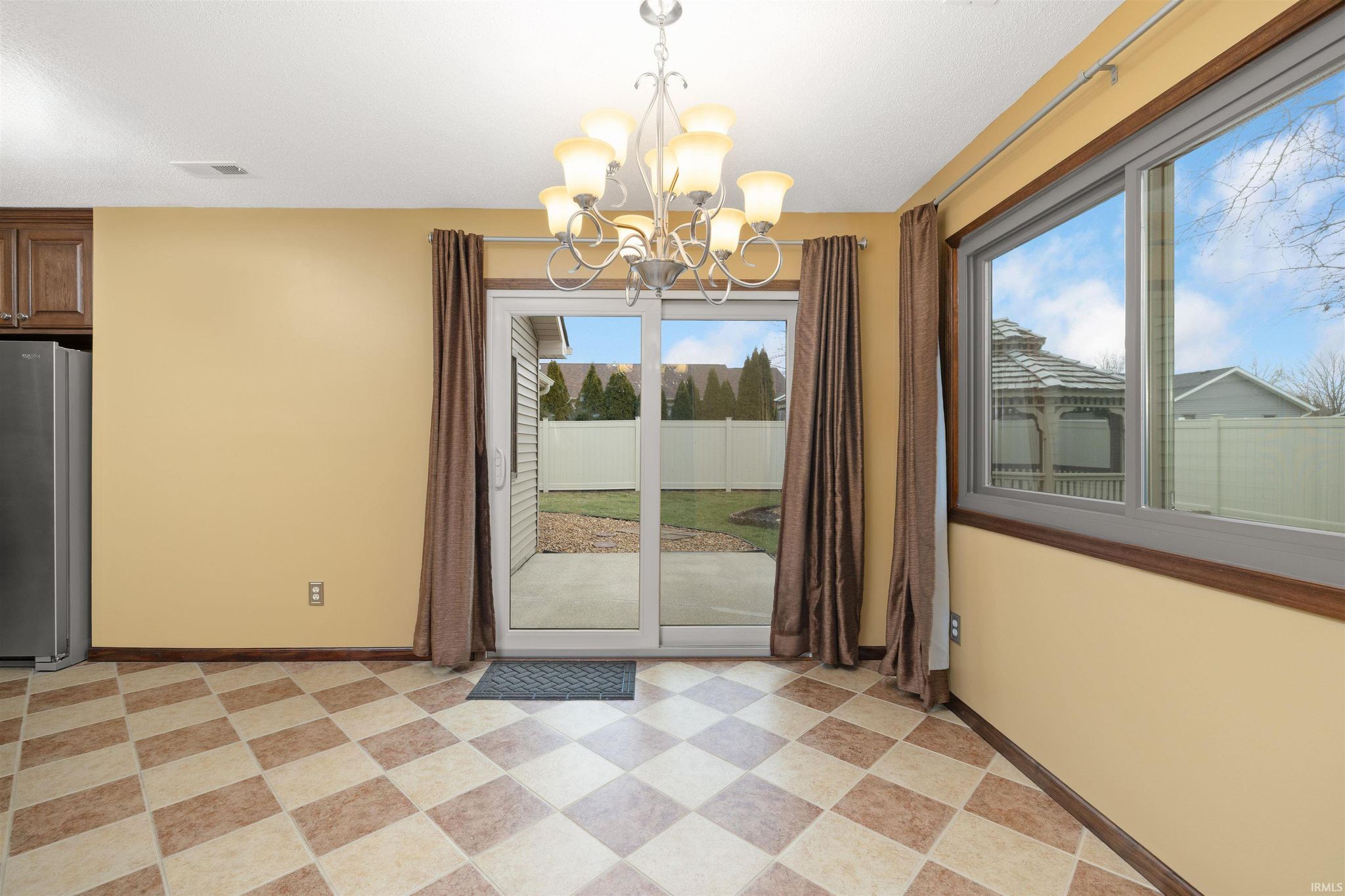 Image of 210 Knoll Ridge Boulevard