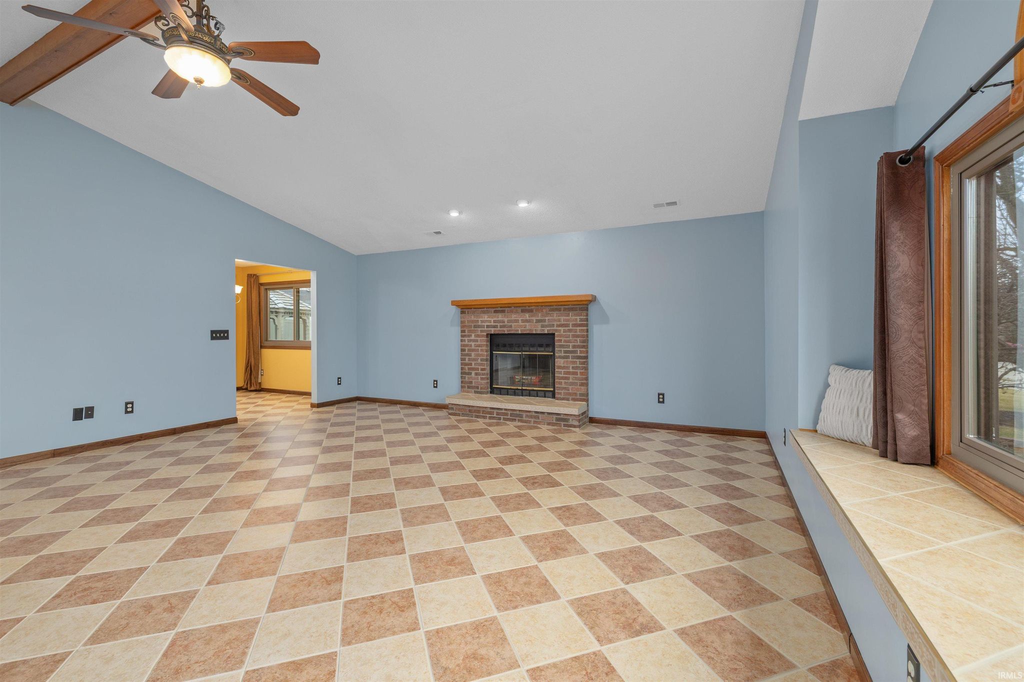 Image of 210 Knoll Ridge Boulevard