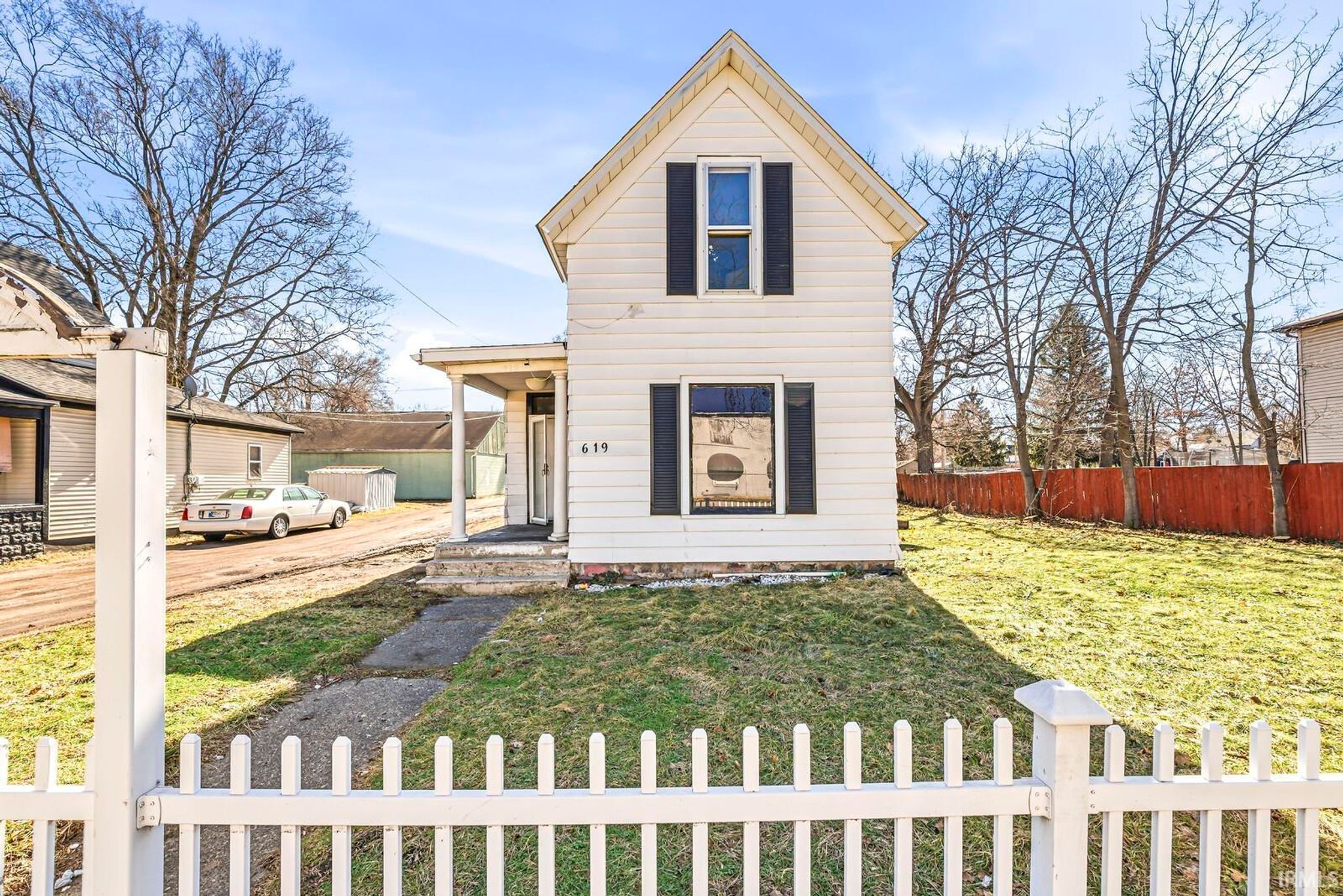 Image of 619 W Indiana Avenue