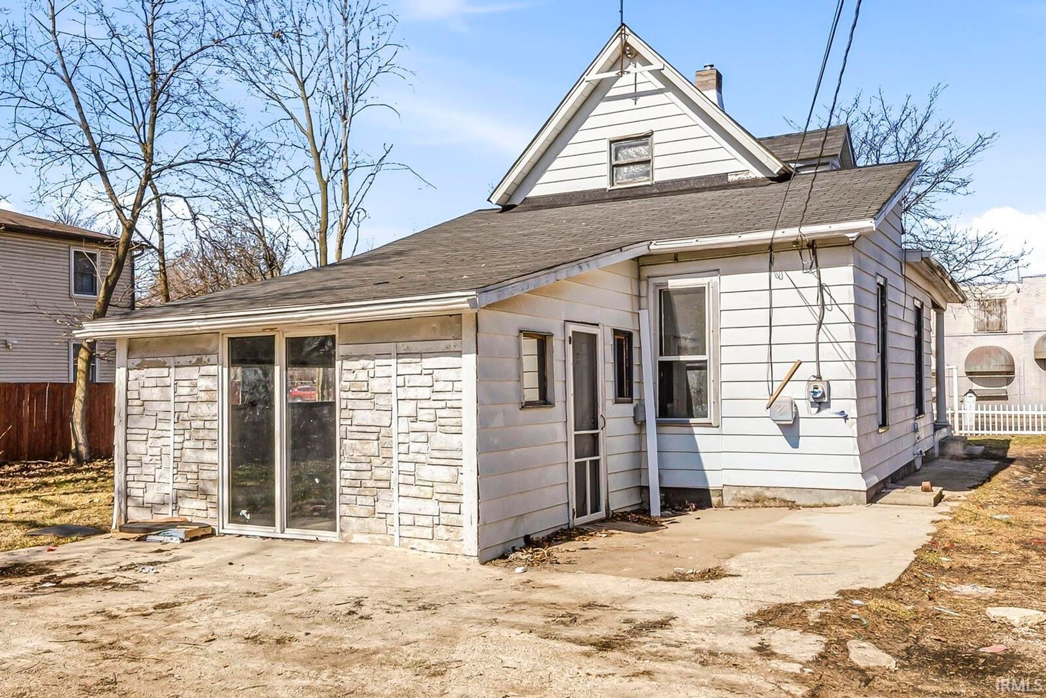 Image of 619 W Indiana Avenue