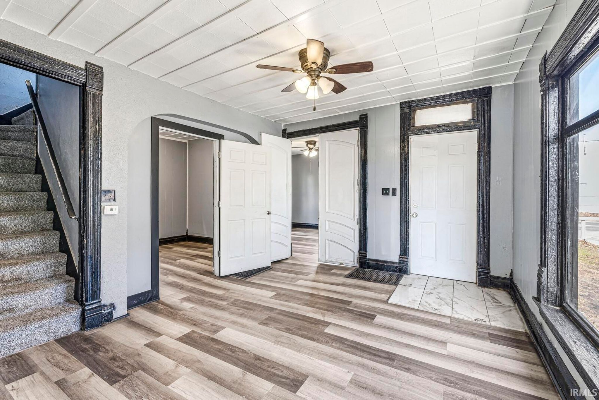 Image of 619 W Indiana Avenue