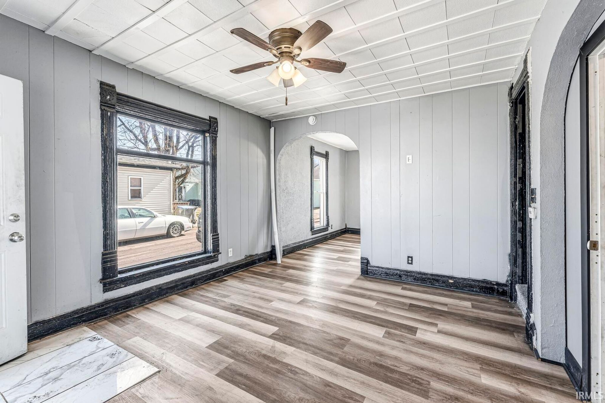 Image of 619 W Indiana Avenue