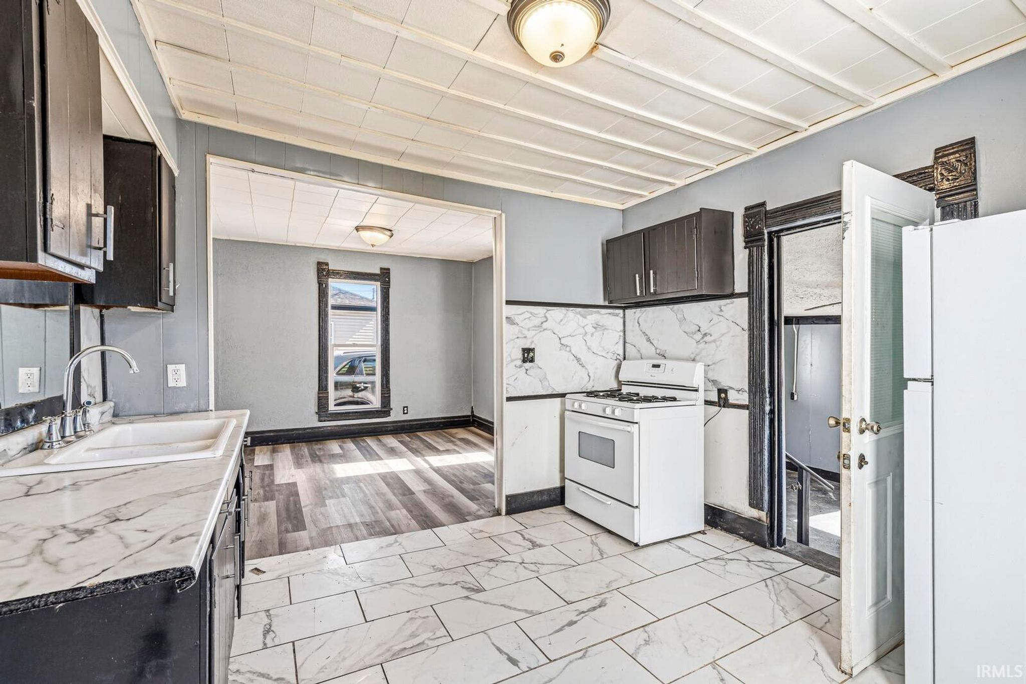 Image of 619 W Indiana Avenue