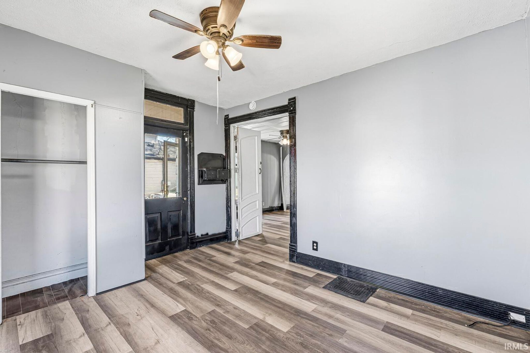 Image of 619 W Indiana Avenue