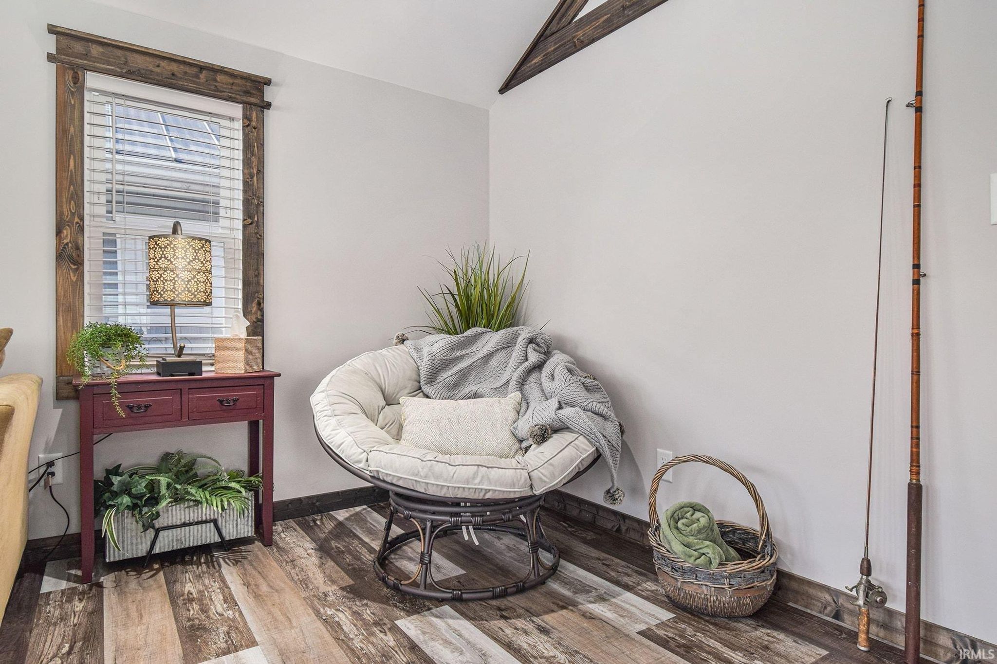 Image of 19 EMS W16C Lane