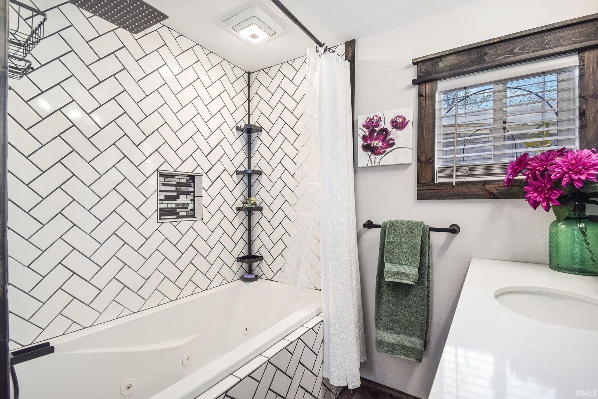 Image of 19 EMS W16C Lane