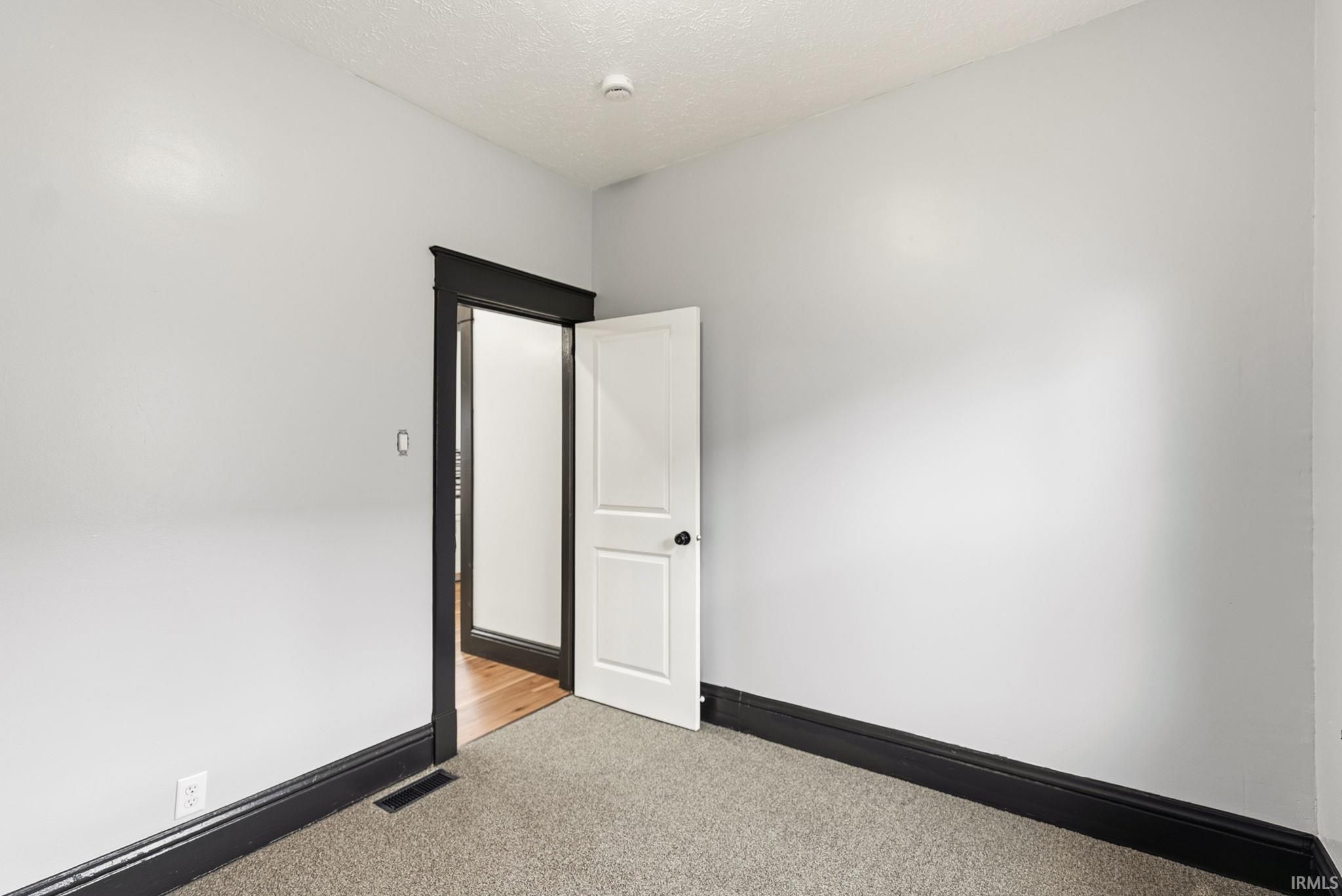 Image of 1618 E Dayton Street