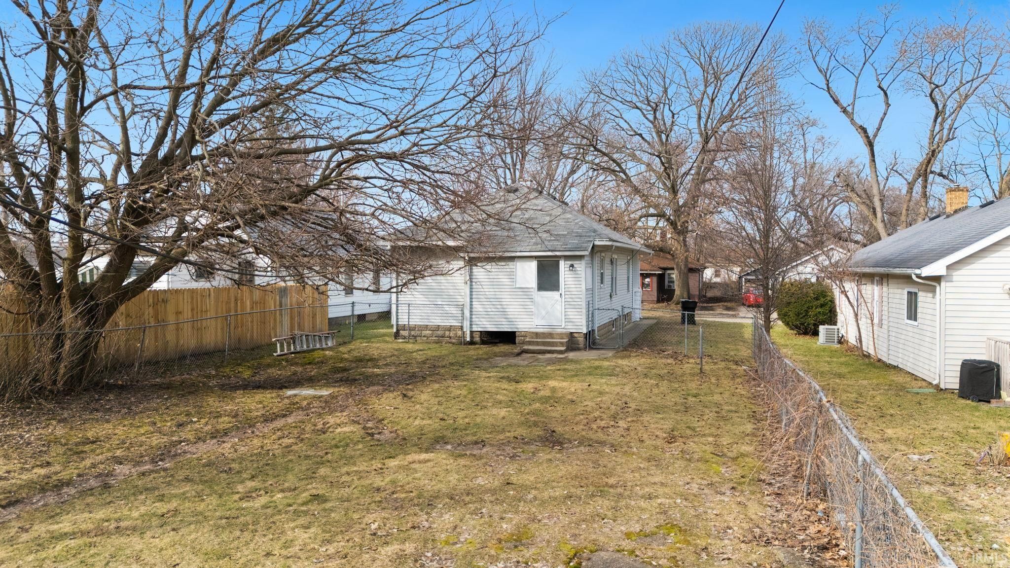 Image of 1618 E Dayton Street