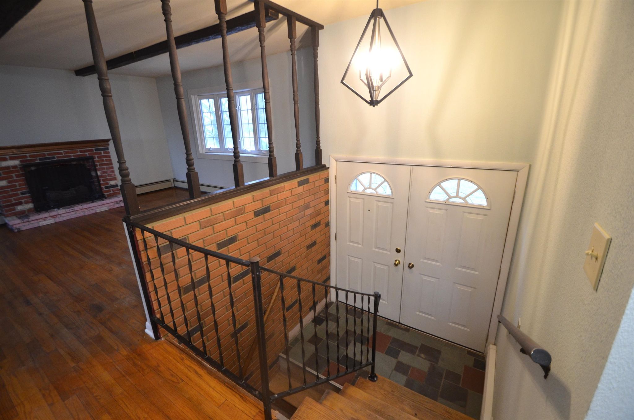 Image of 705 Crestview Drive