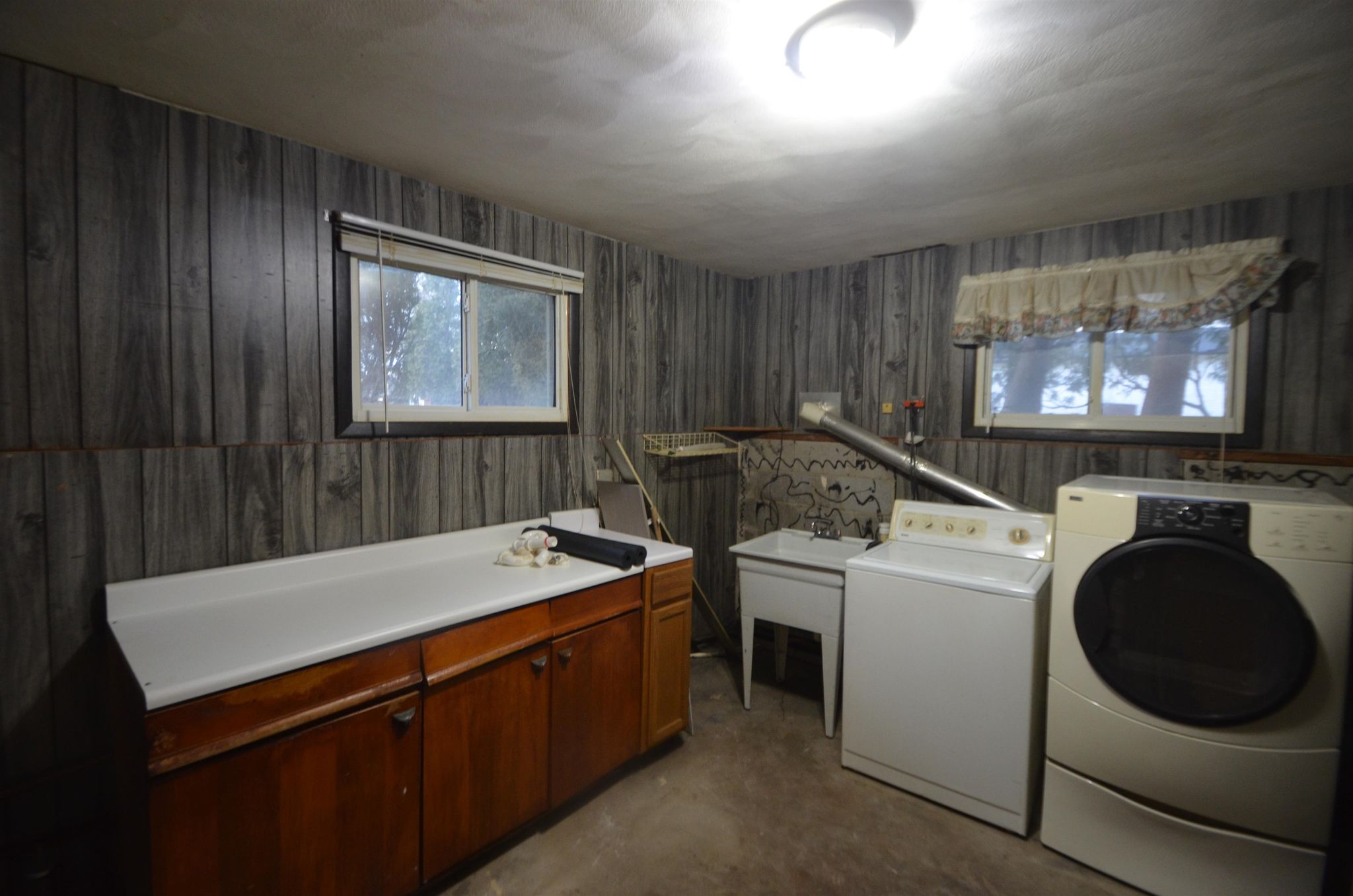 Image of 705 Crestview Drive