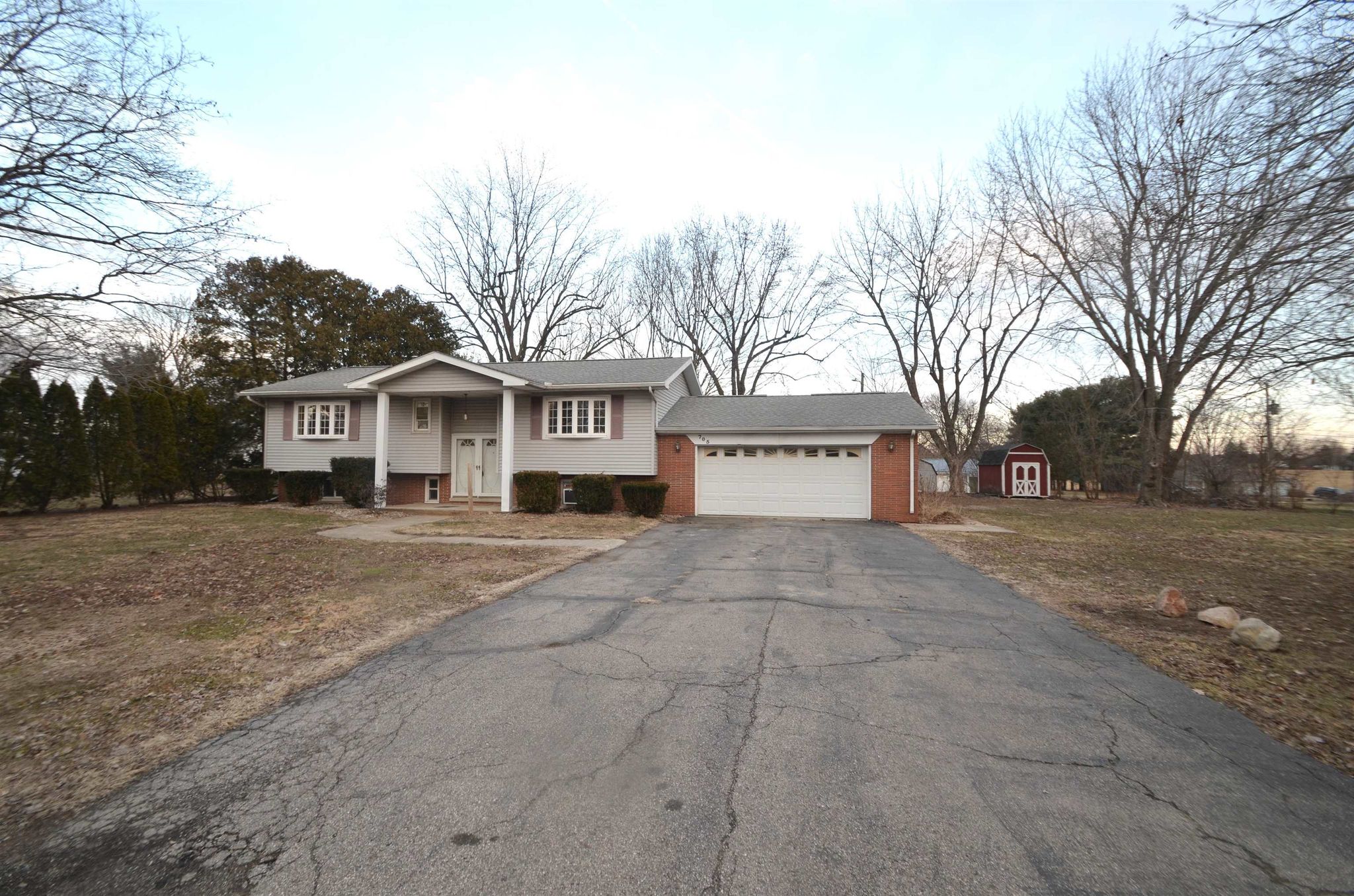 Image of 705 Crestview Drive
