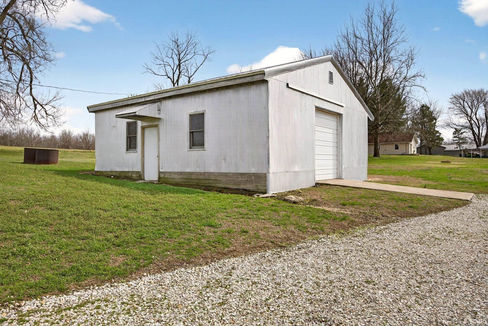 Image of 902 N 200 W Road