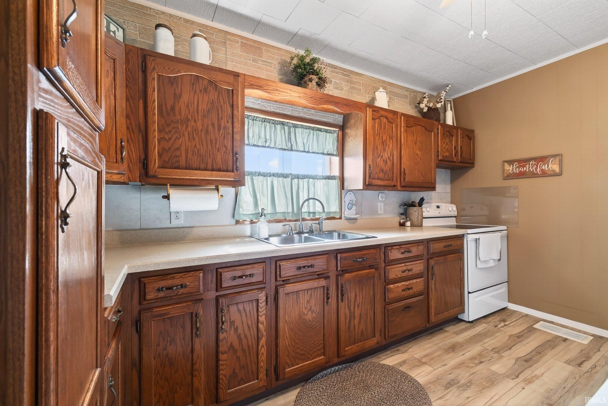 Image of 902 N 200 W Road