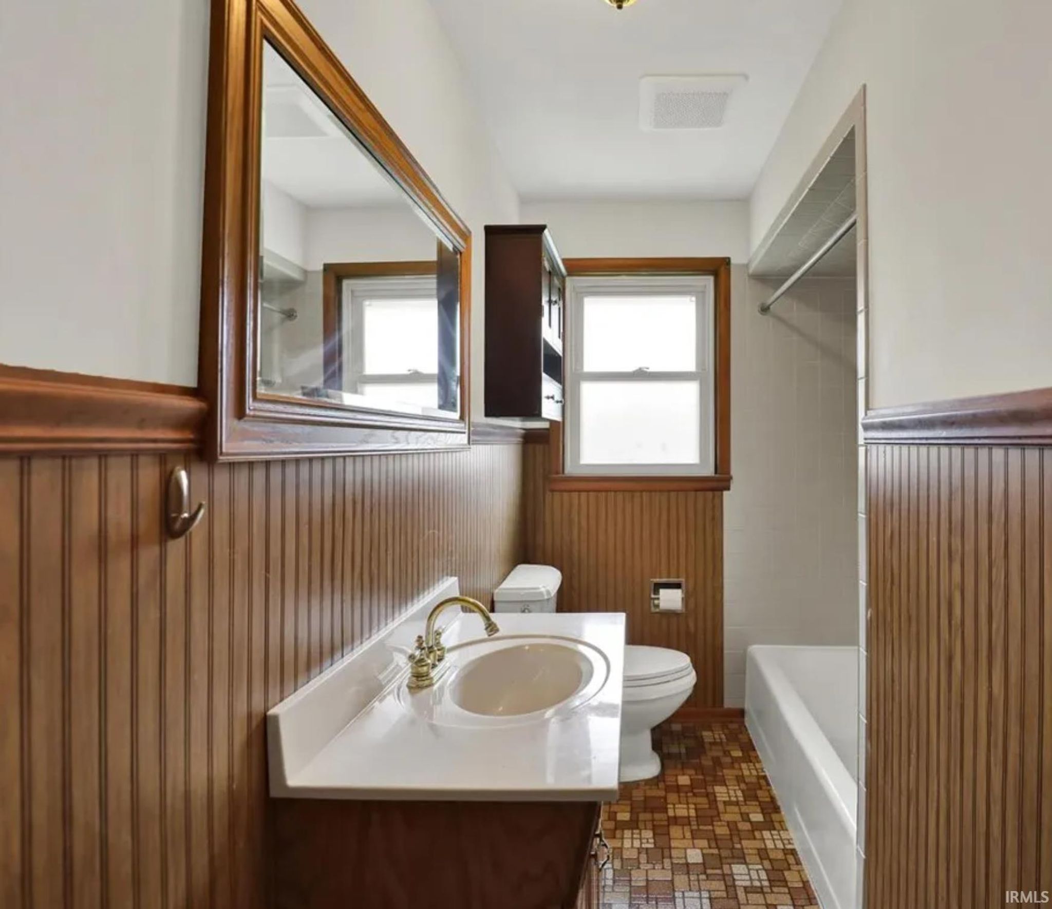 Image of 905 S Henderson Street