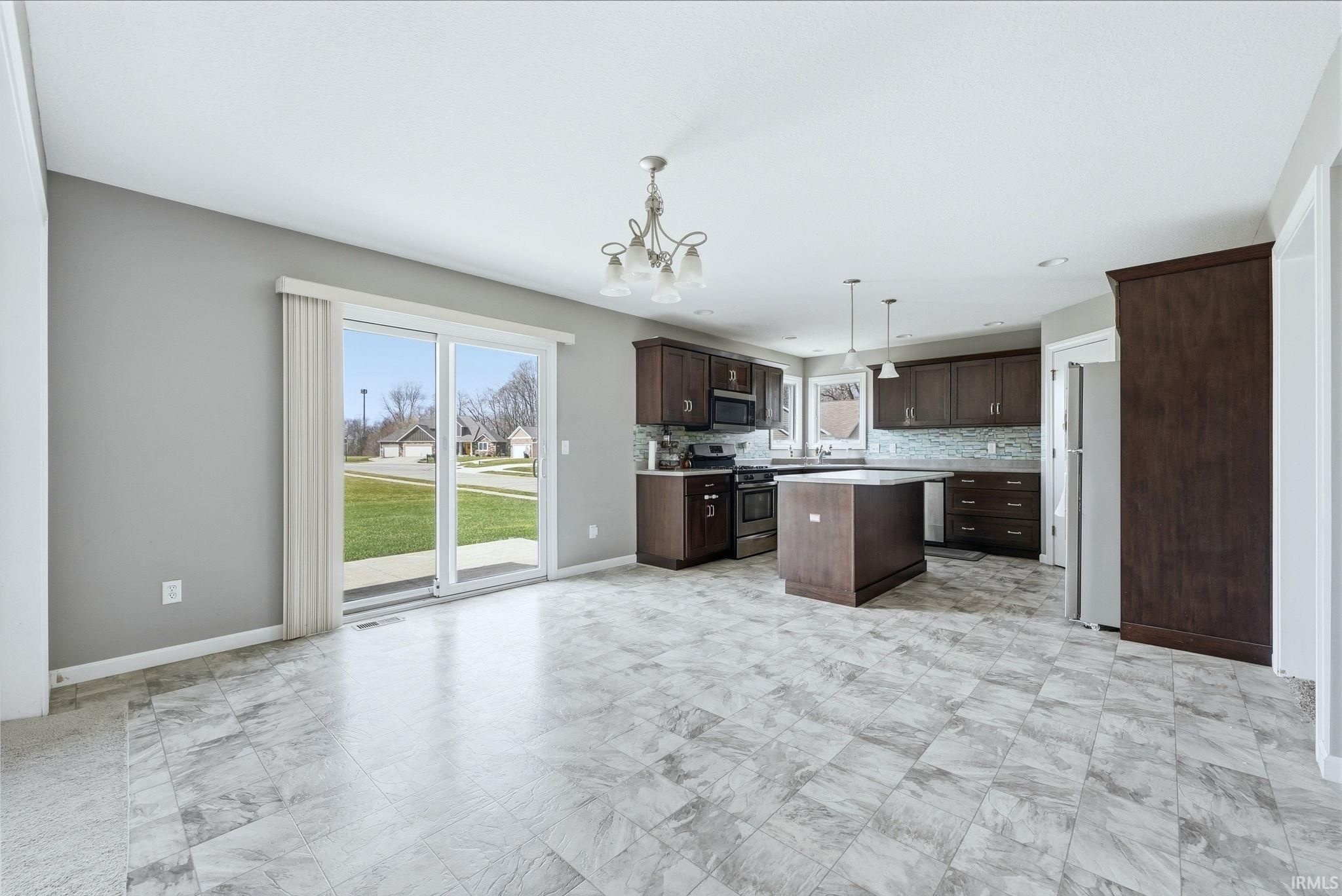 Image of 2085 Lindenwood Avenue