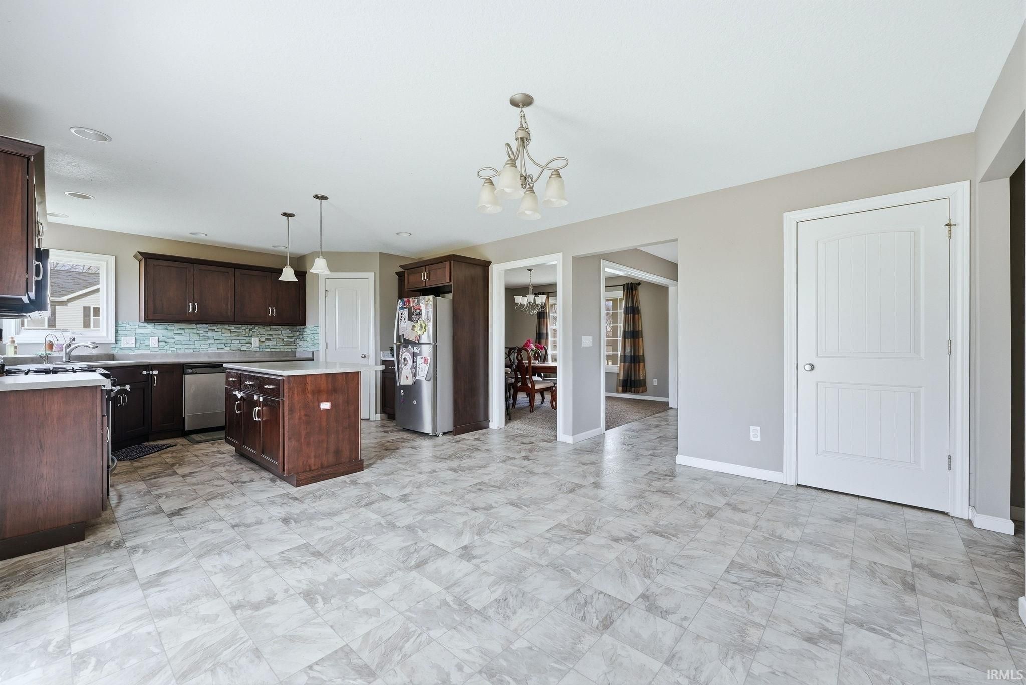 Image of 2085 Lindenwood Avenue