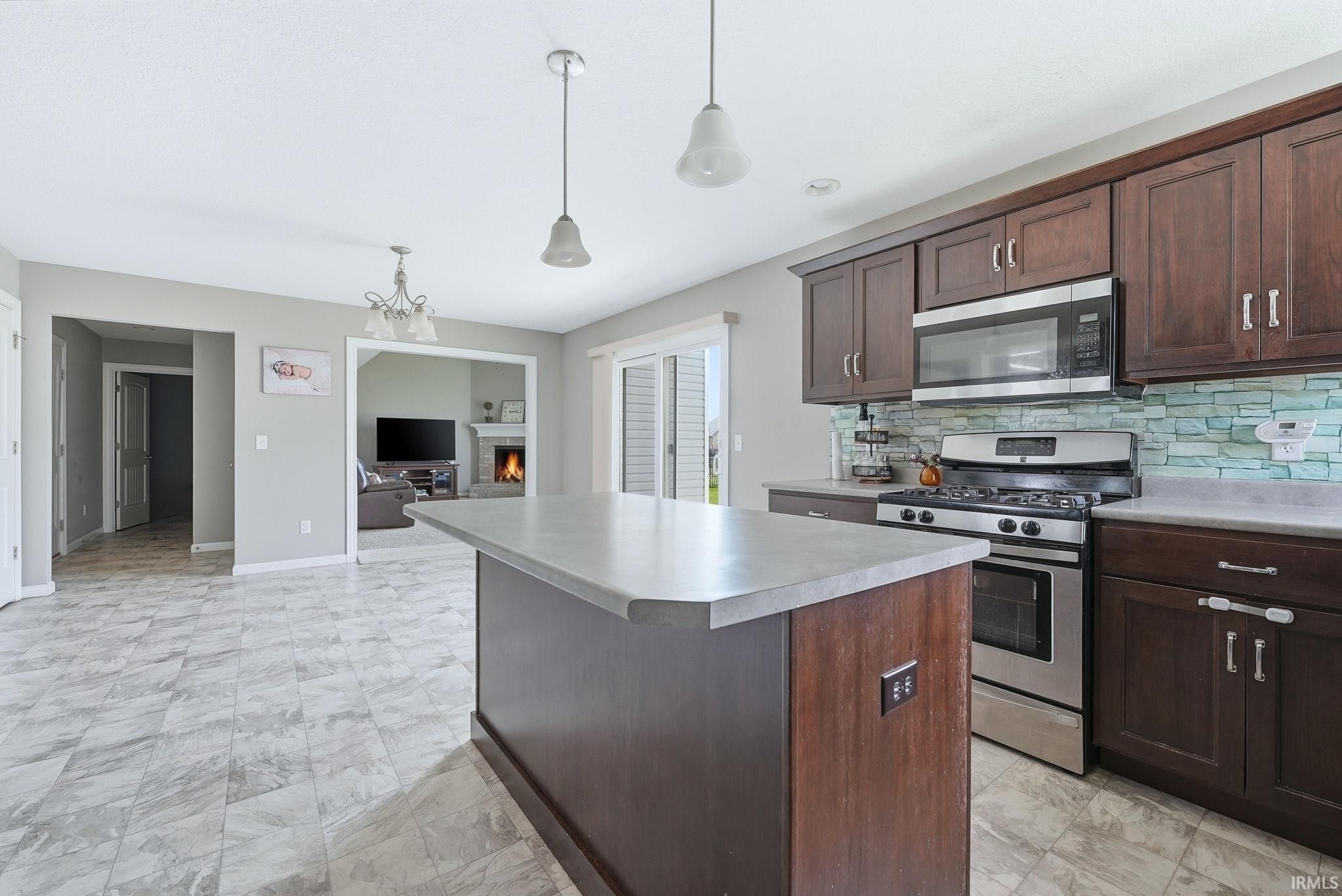 Image of 2085 Lindenwood Avenue
