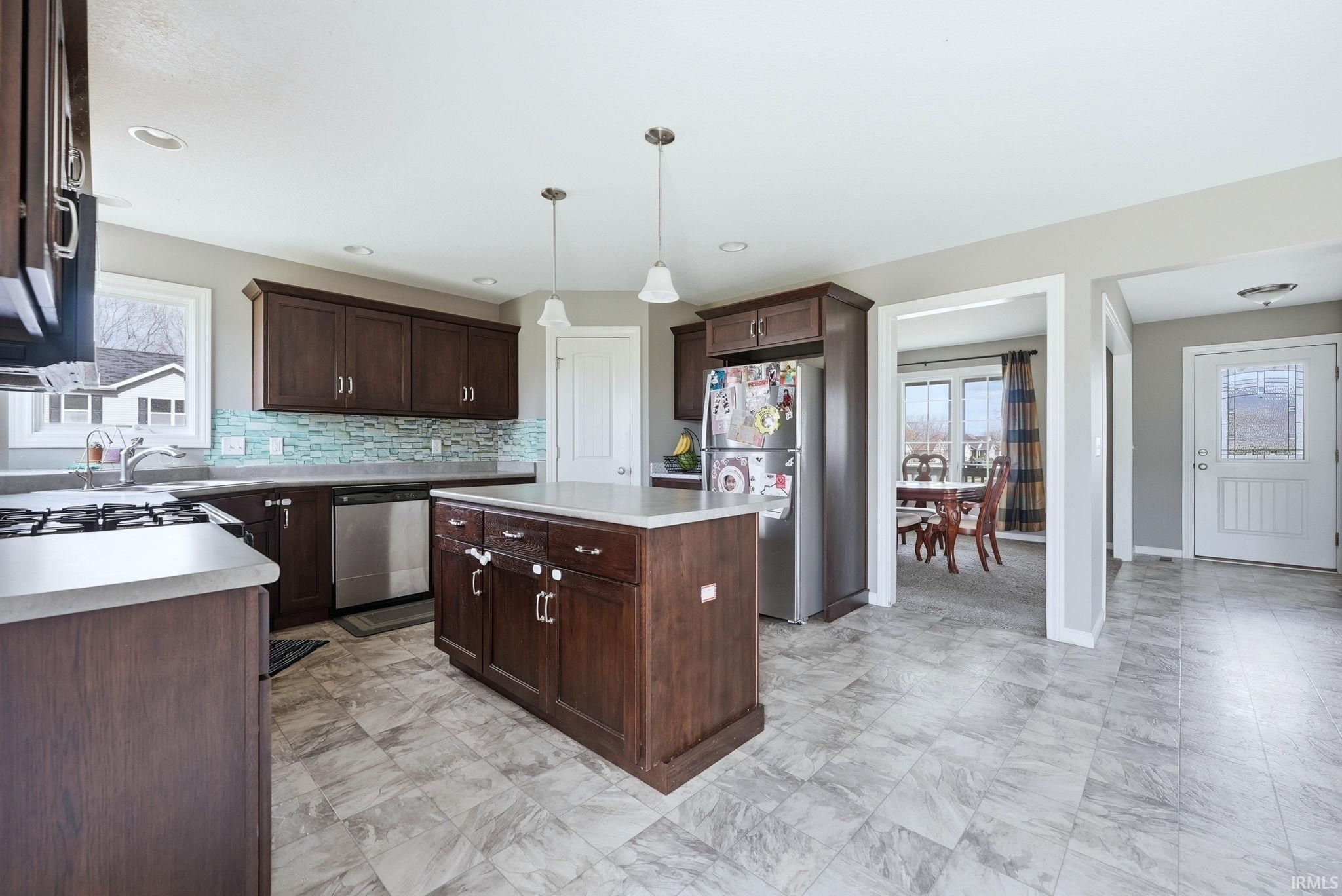 Image of 2085 Lindenwood Avenue