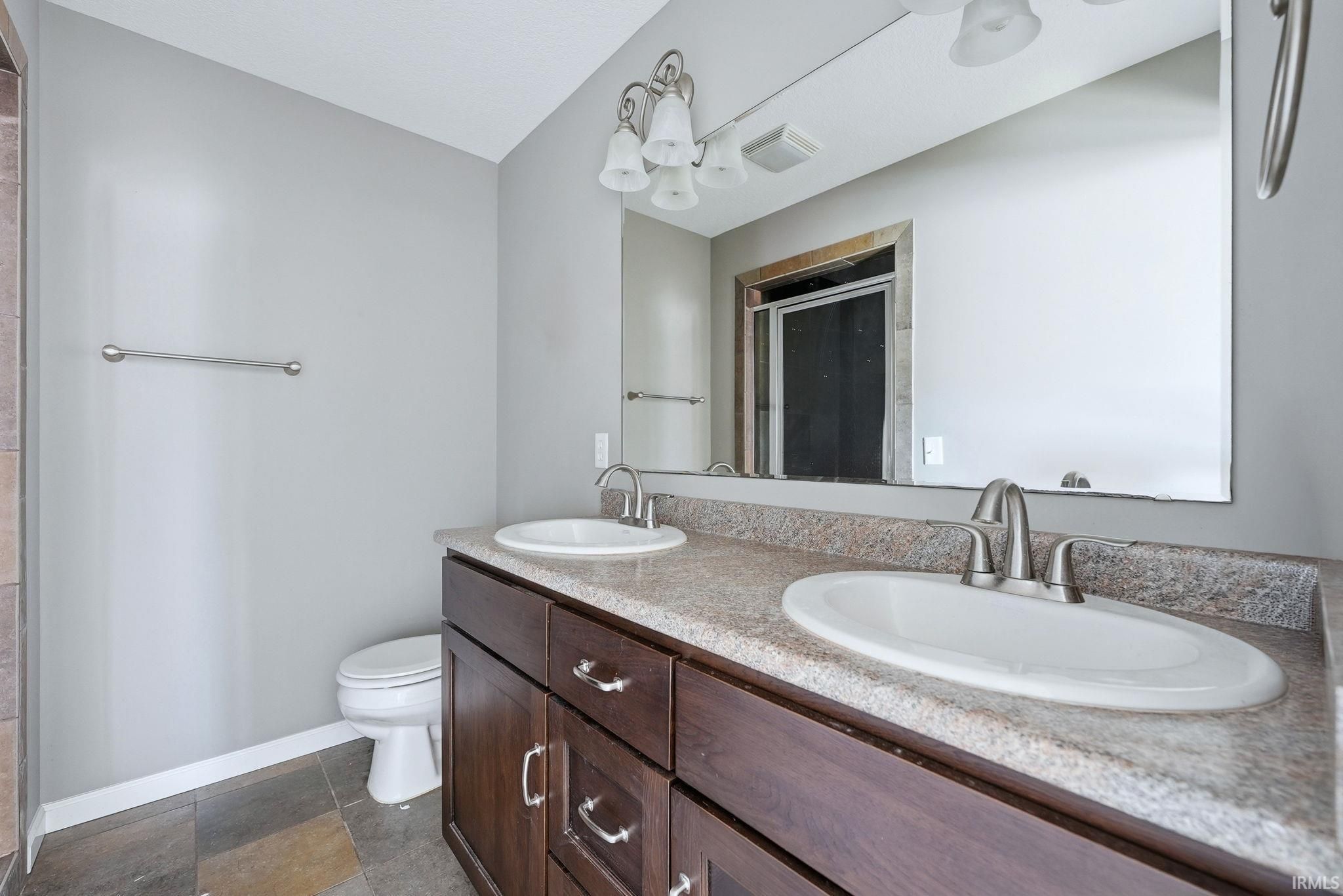 Image of 2085 Lindenwood Avenue