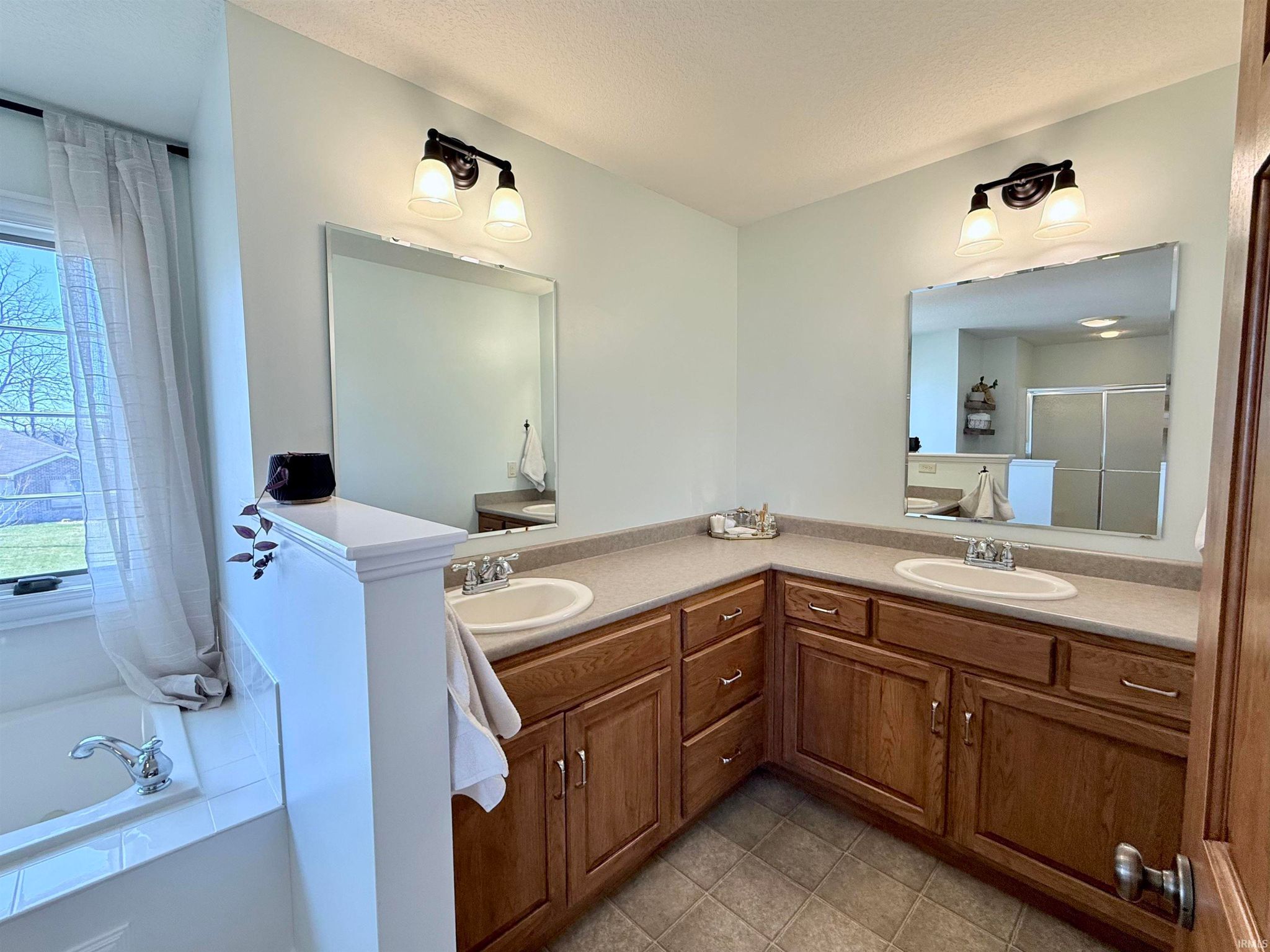 Image of 2142 Laurelwood Drive