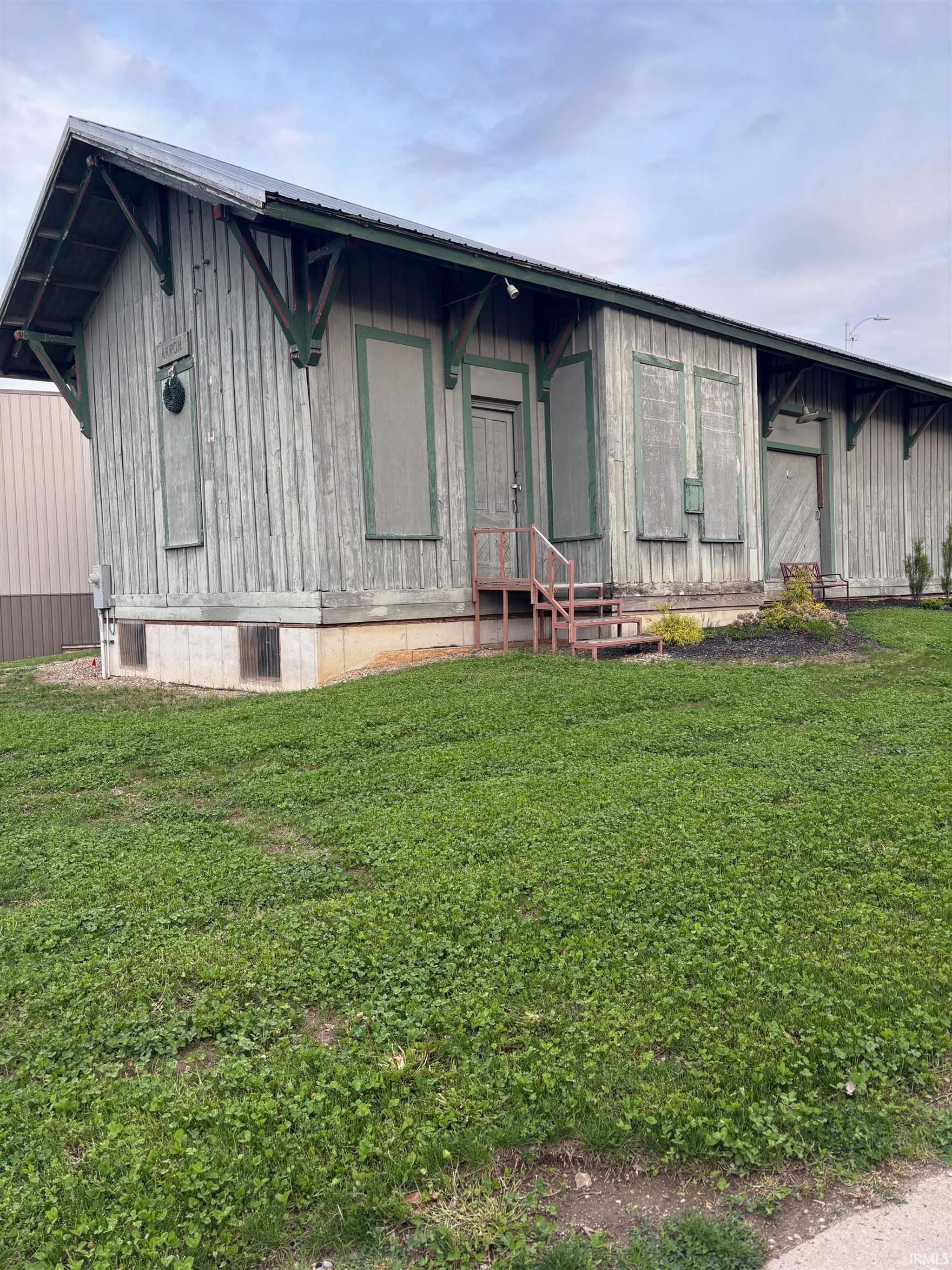 103 W Rochester Street