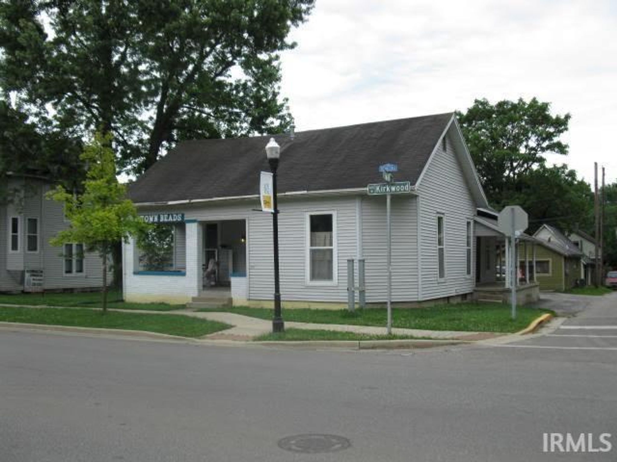 521-3 W Kirkwood Avenue