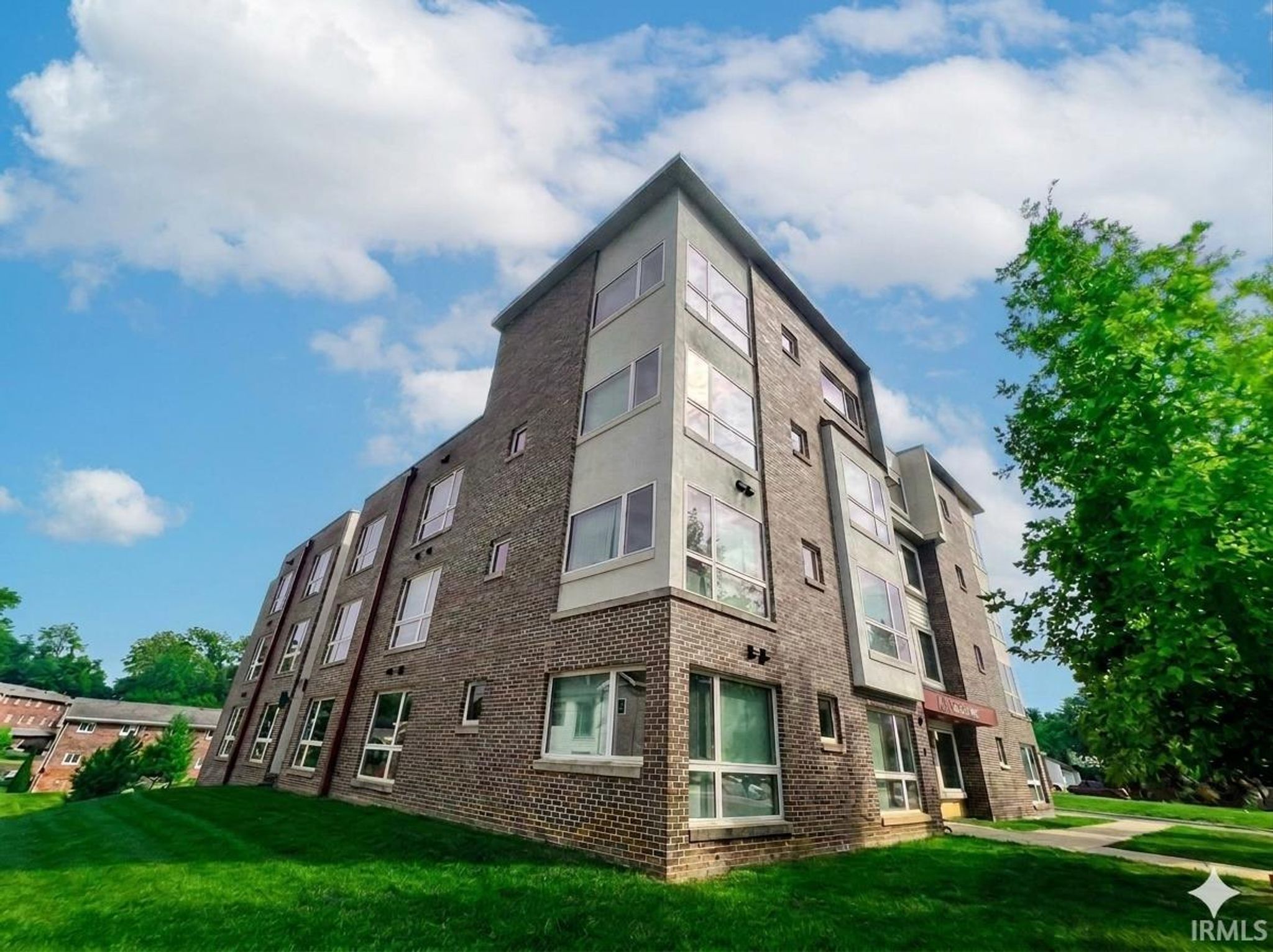 604 N Smith Road