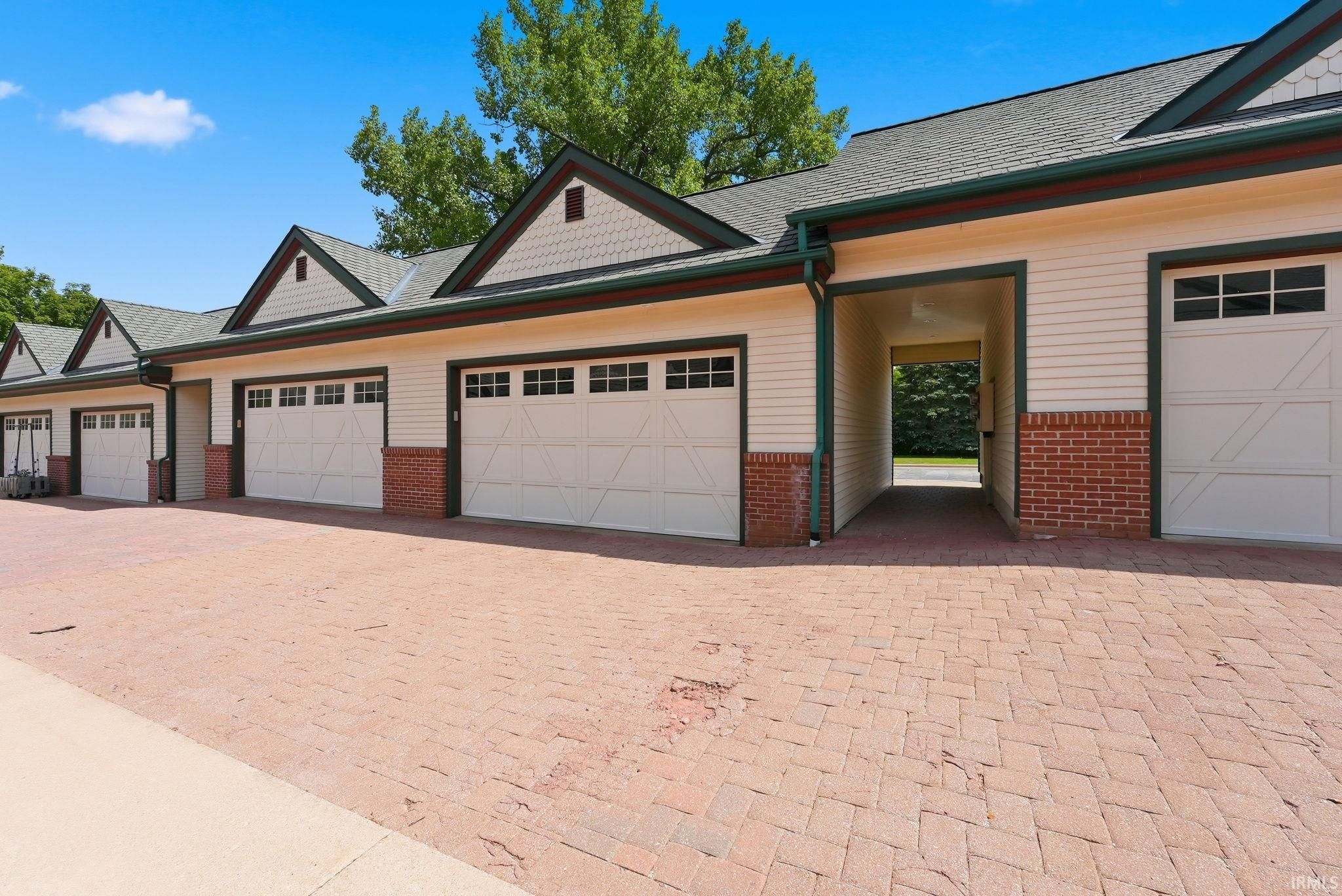Image of 1 Park Avenue 302